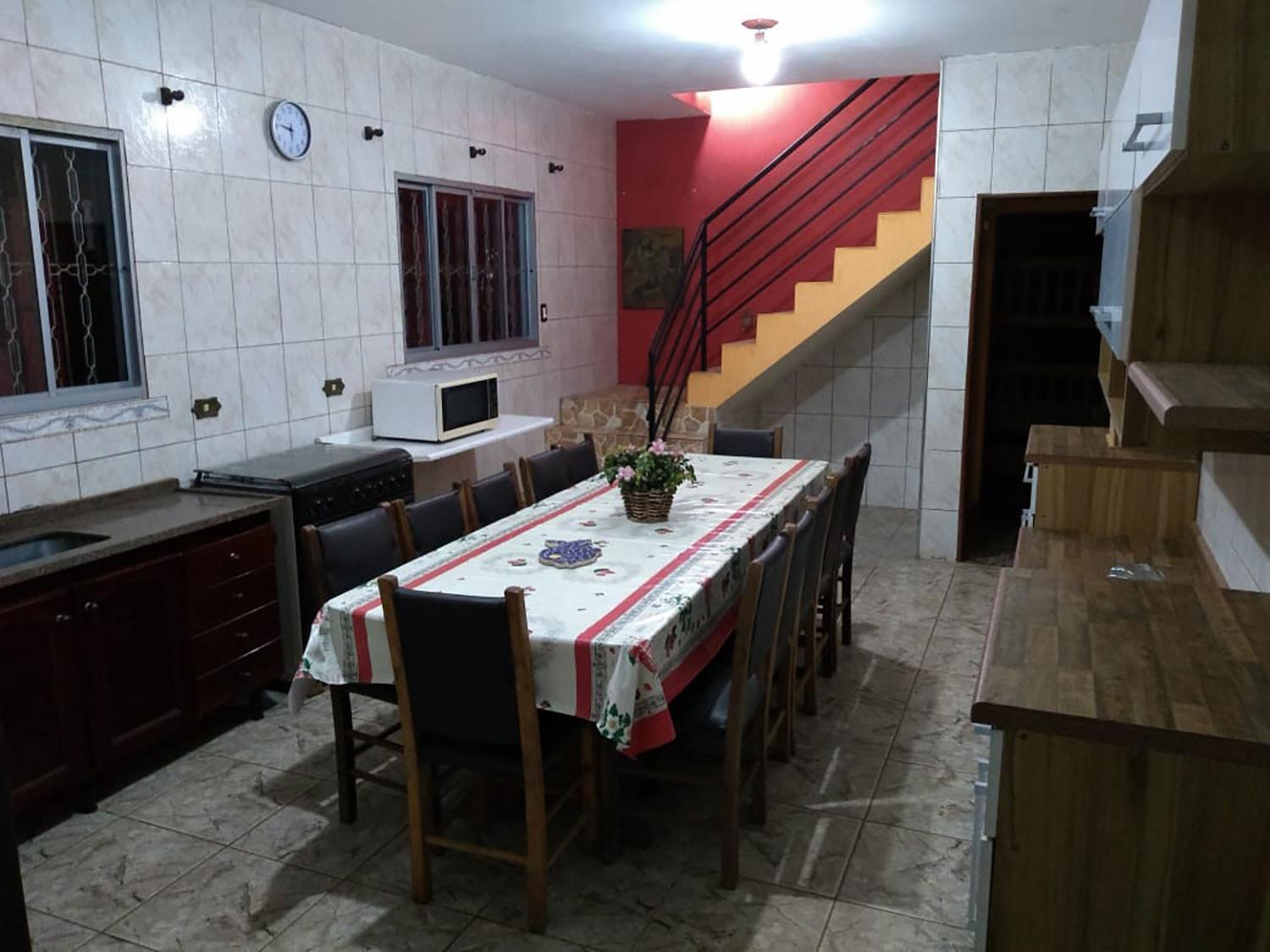 Chácara espaçosa com lazer completo em Ibiúna