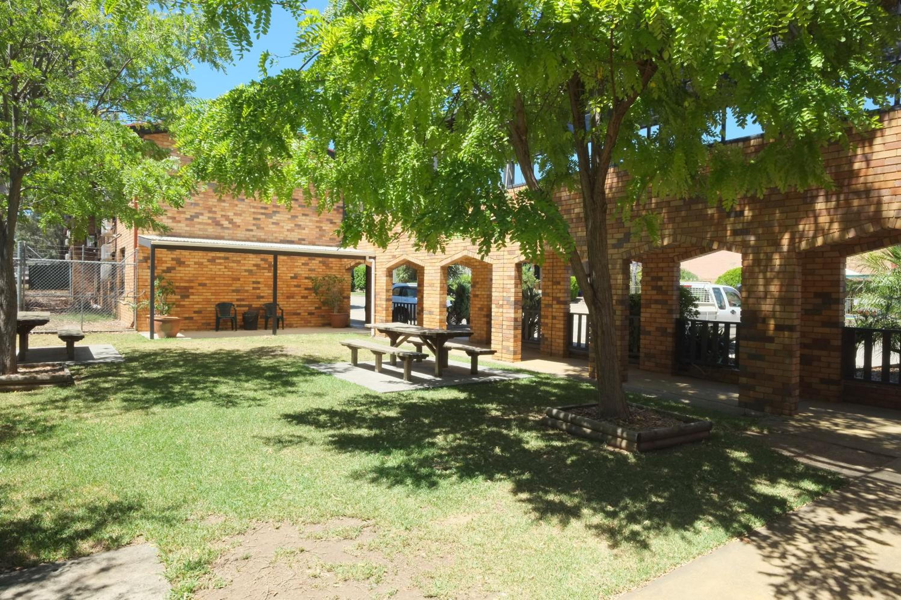 Maclin Lodge Motel