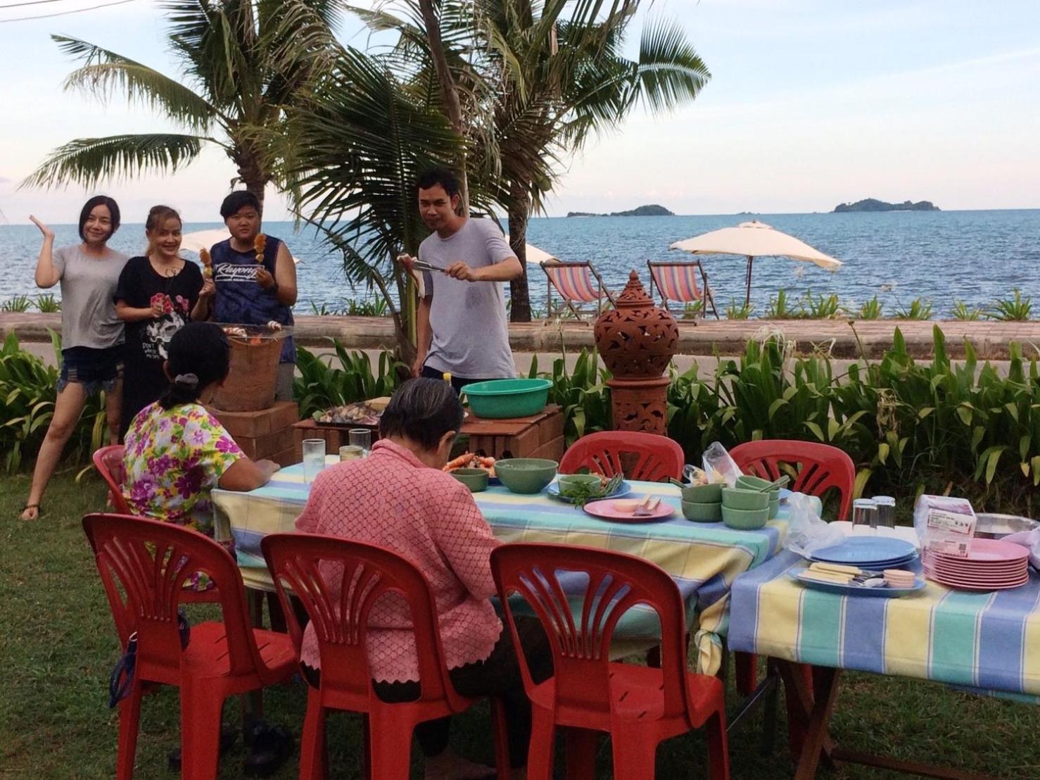 Ruen Thai Rim Haad