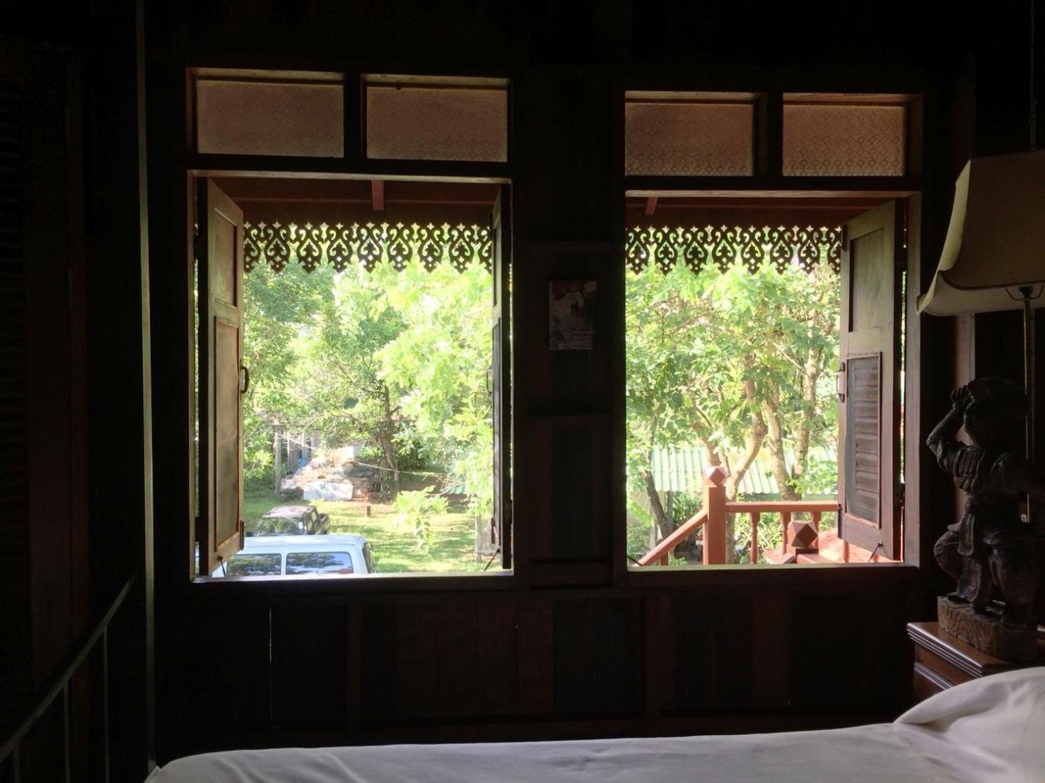 Ruen Thai Rim Haad