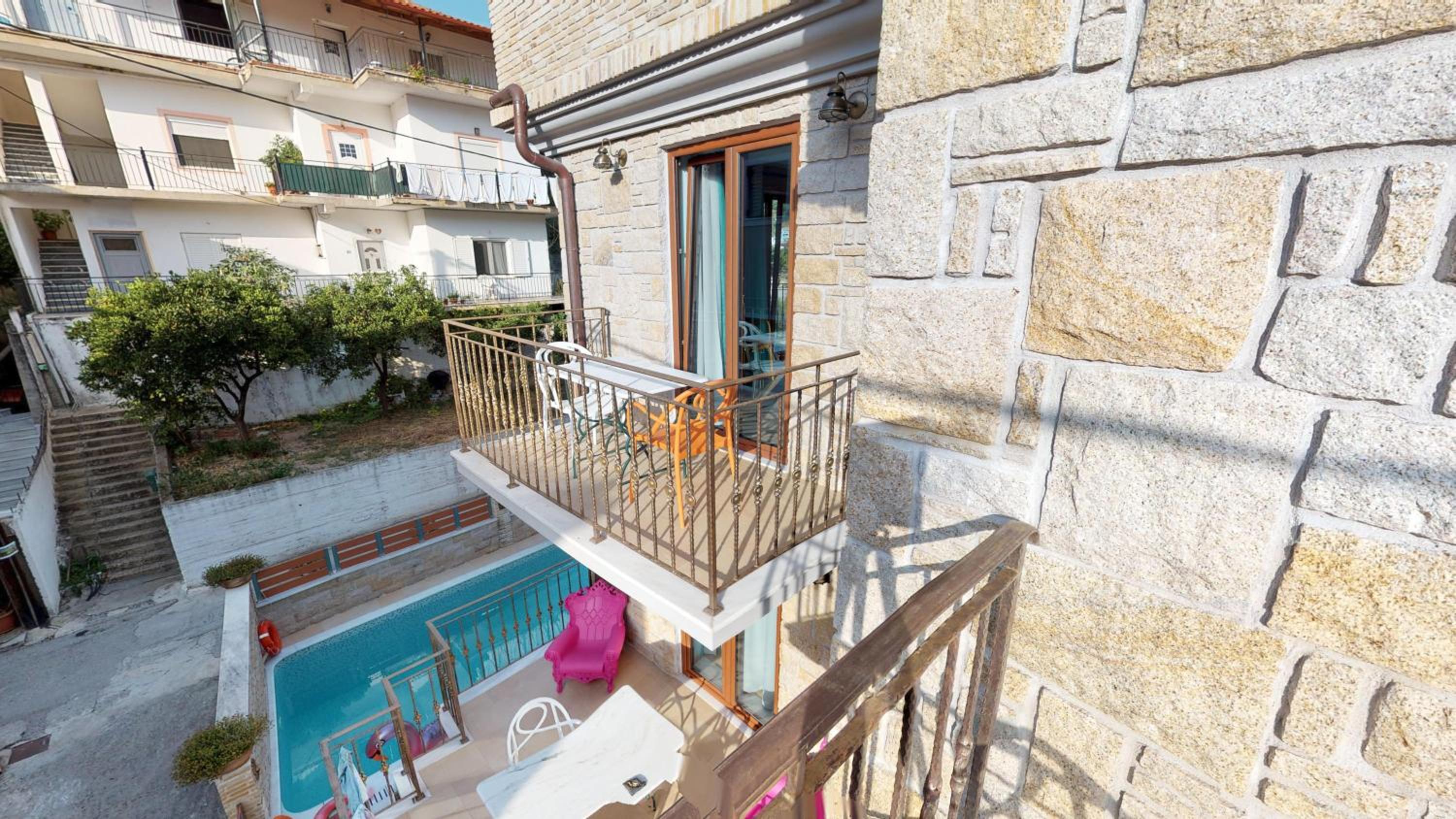 Leda Suites