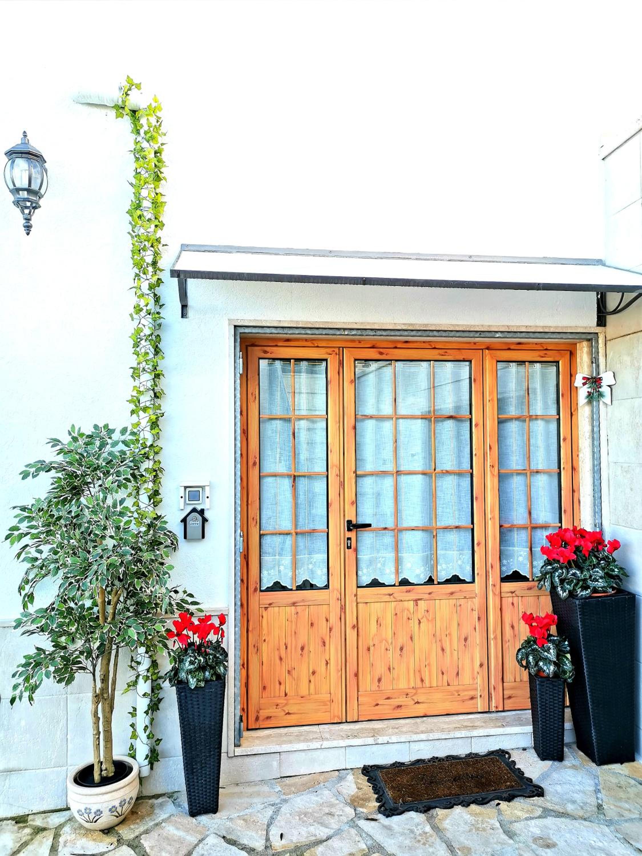 Hotel Trully - Image 1