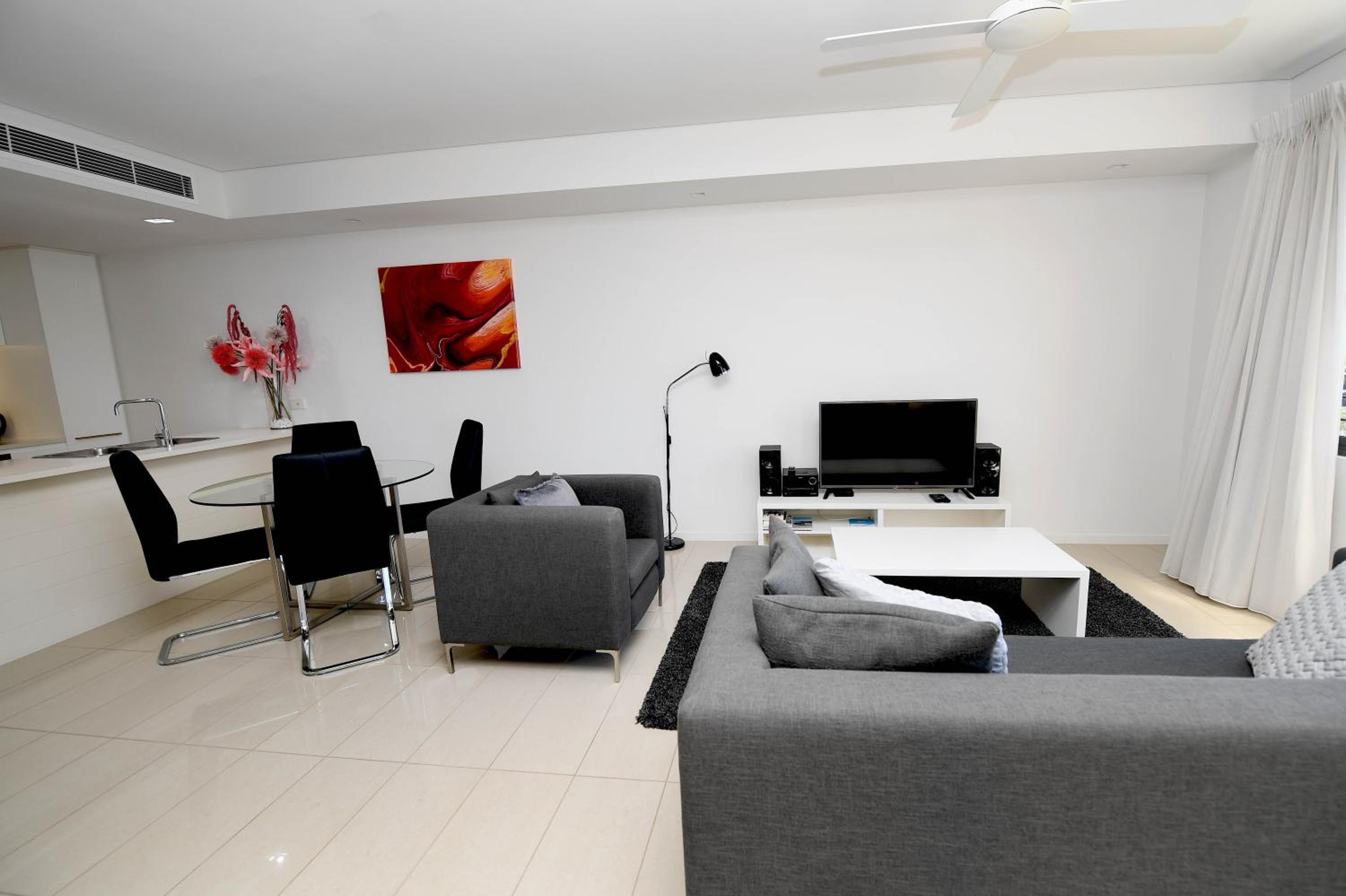 WATERFRONT DARWIN TROPICAL DELIGHT view 5