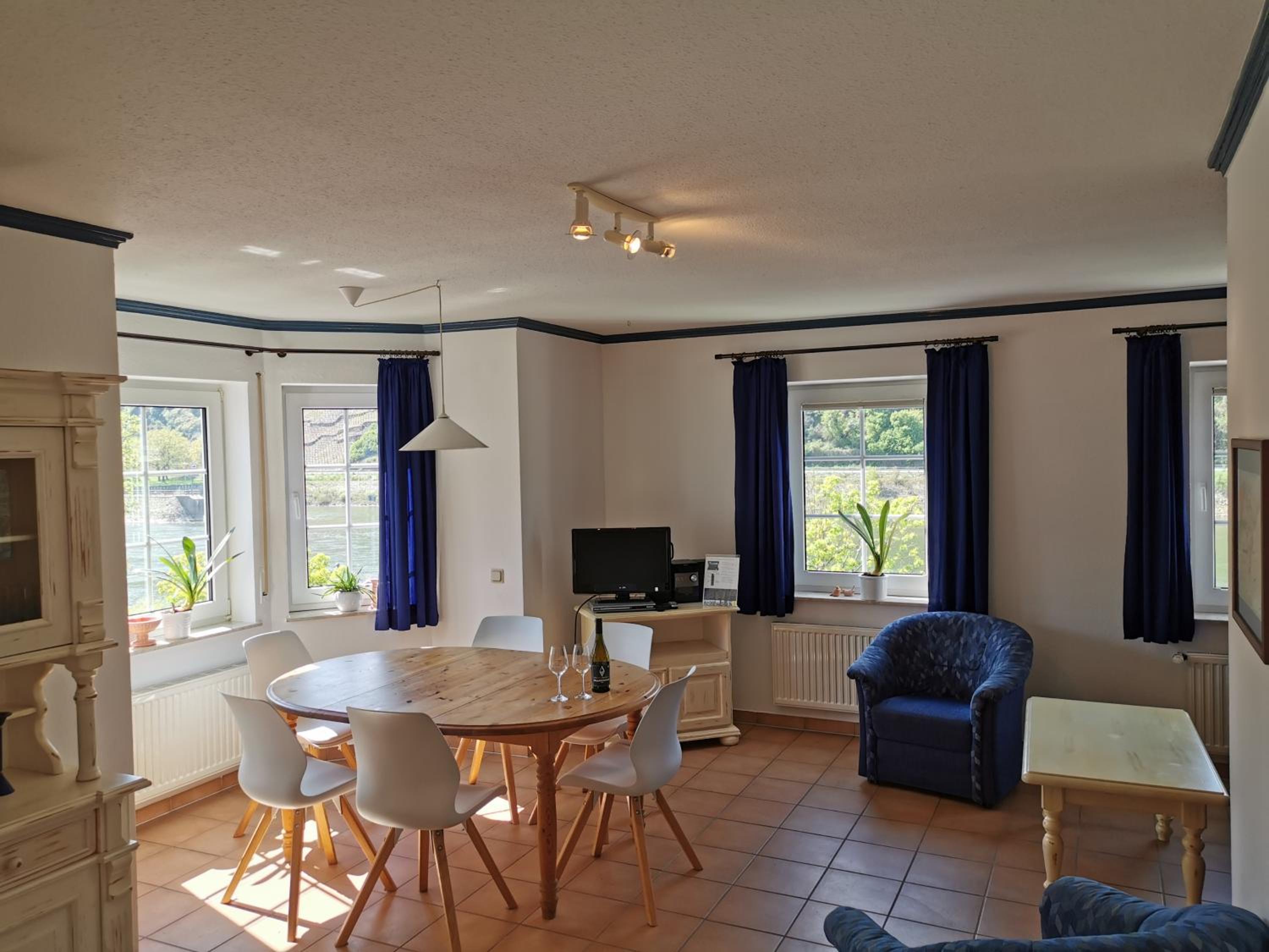 Apartments / Ferienwohnungen Moseluferstrasse