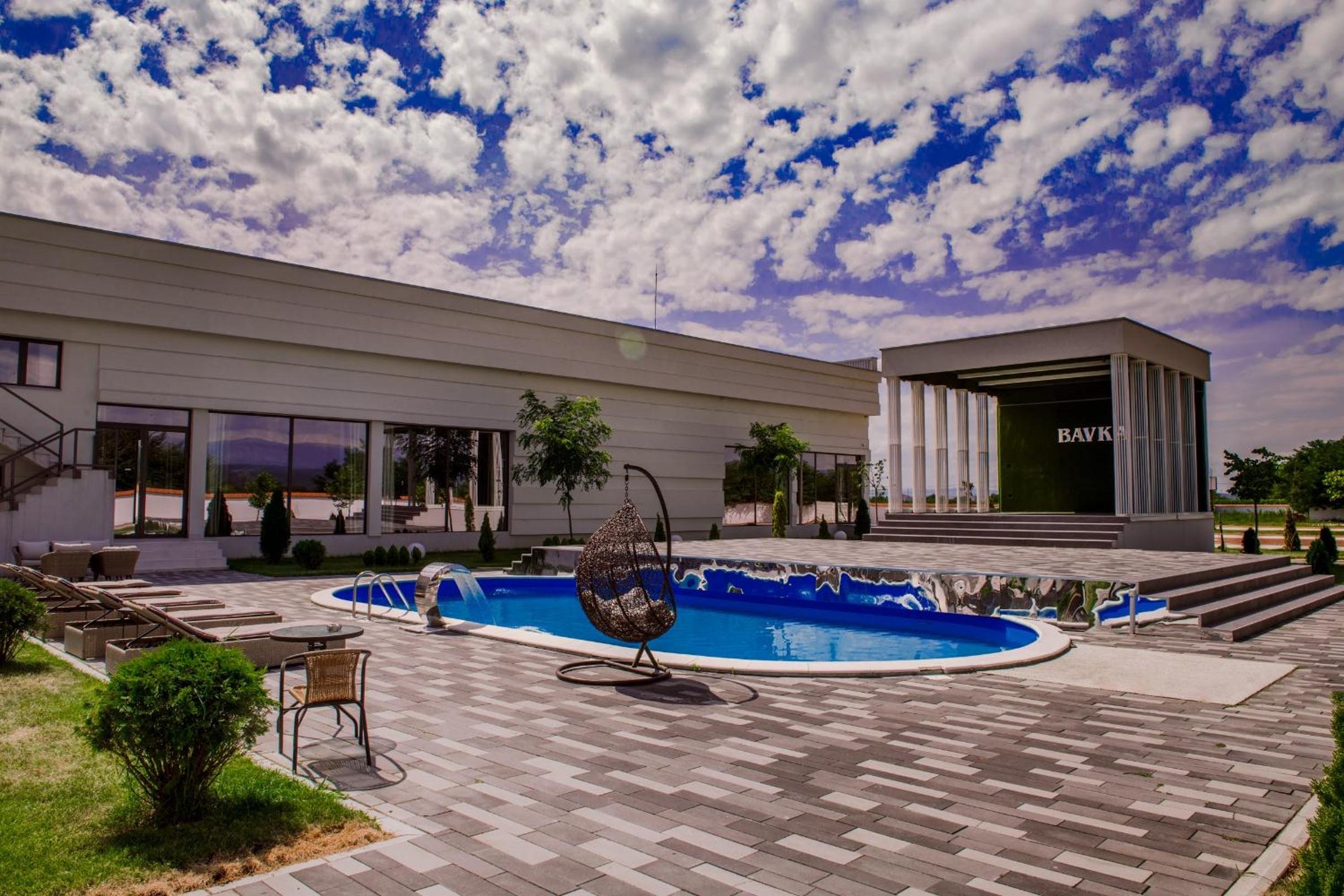 swimming pool