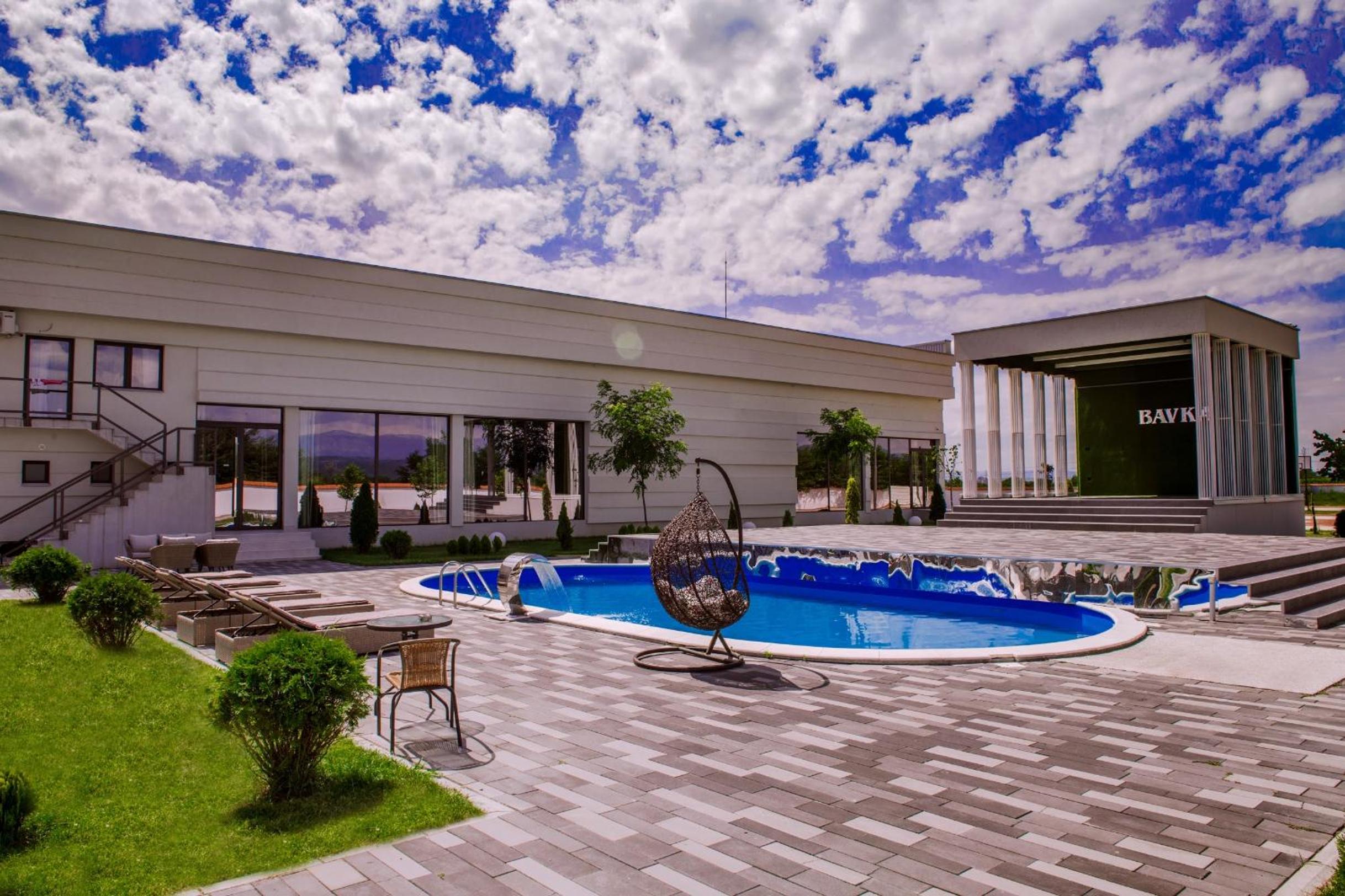 swimming pool