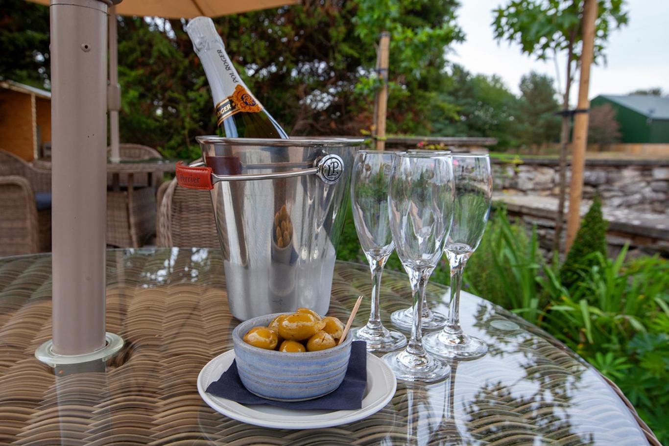 The Fox and Hounds Country Inn view 4