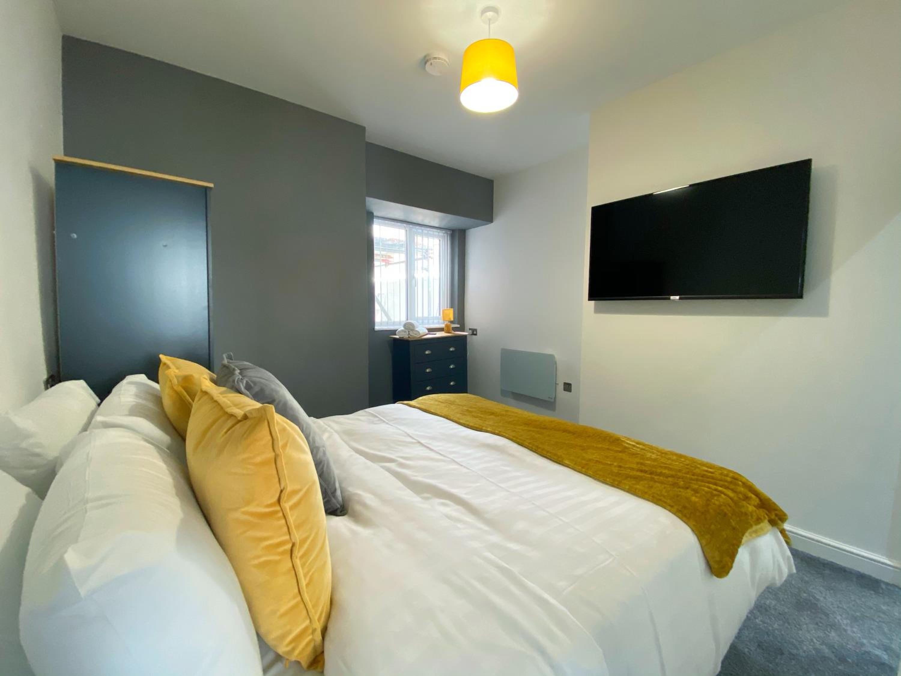 Chelsea Suite Sasco Apartments view 5