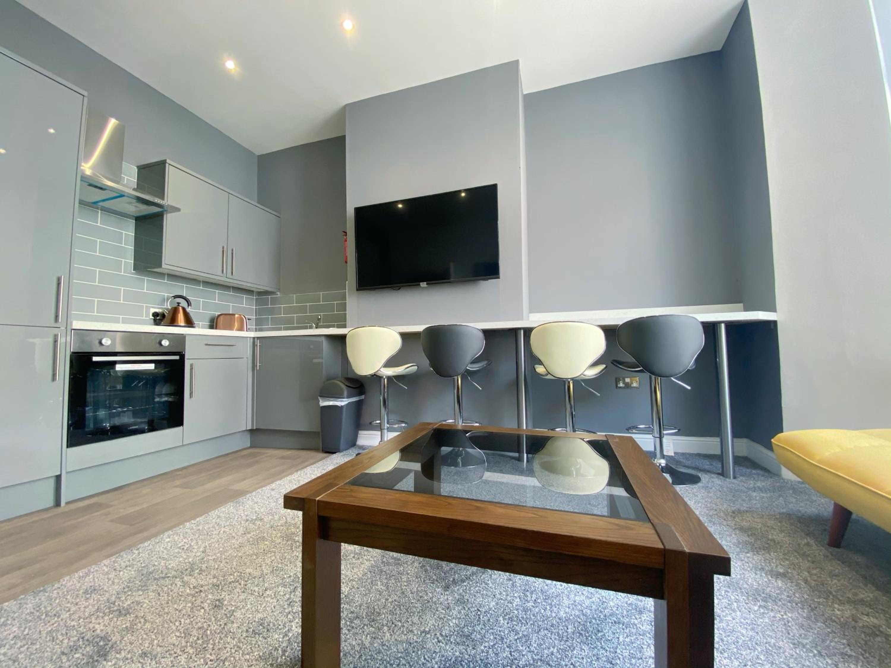 Chelsea Suite Sasco Apartments view 2