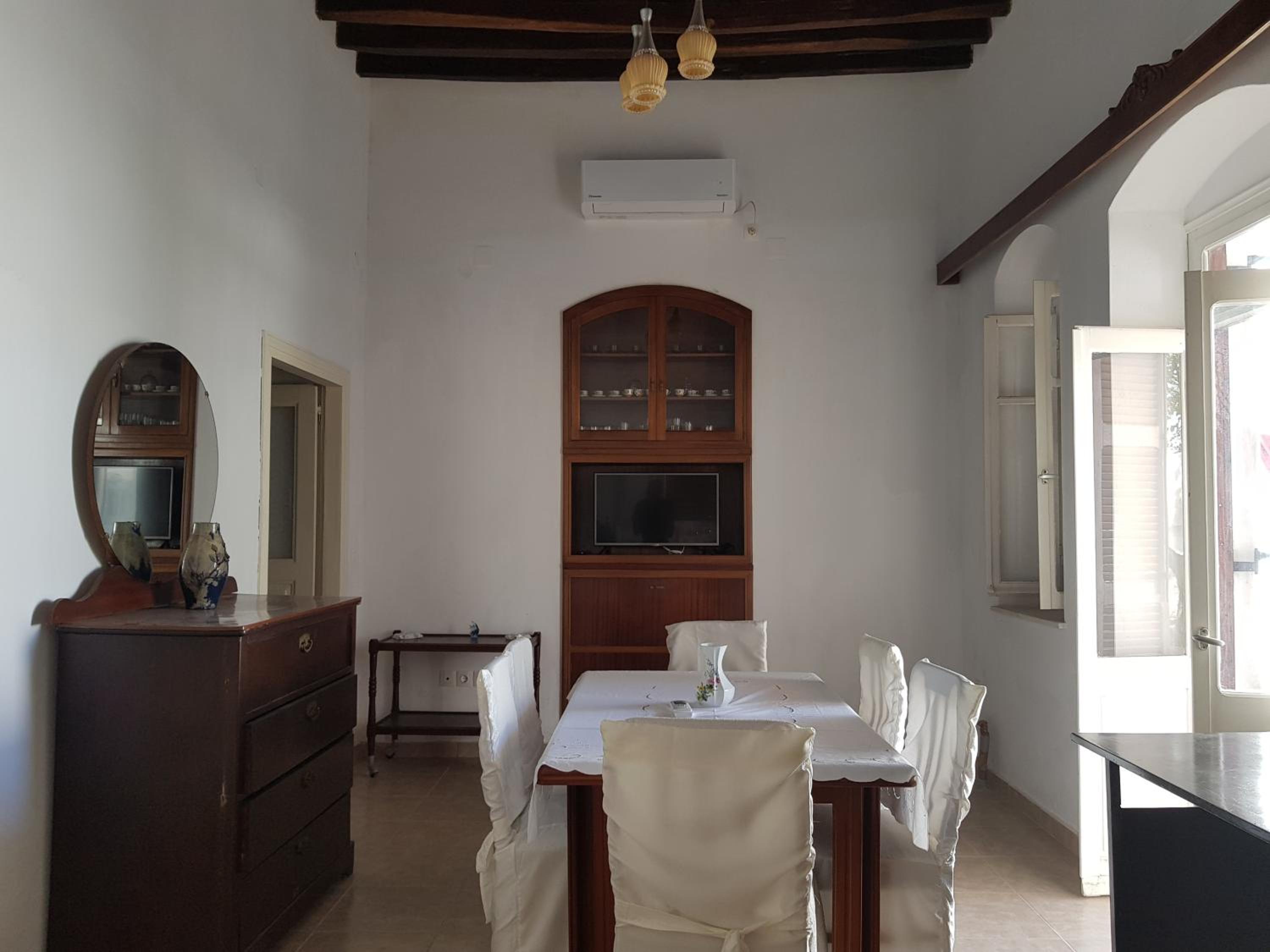 Artemonahi Traditional Cosy House view 2