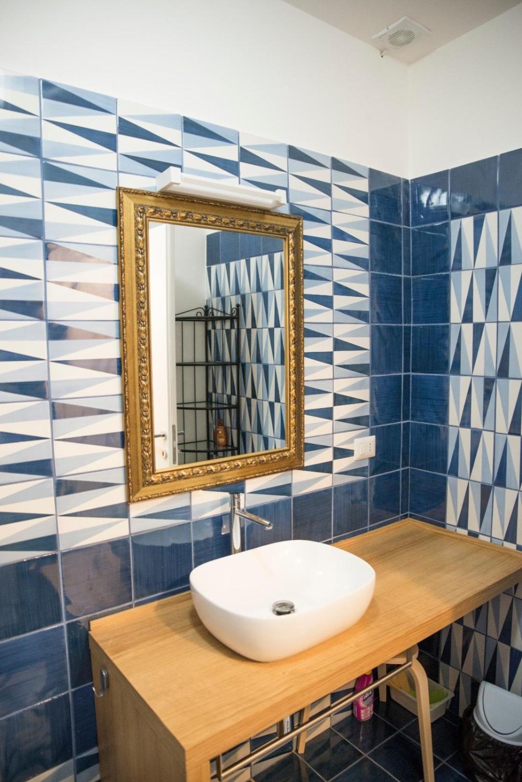 Blu Marina en Vietri — bathroom