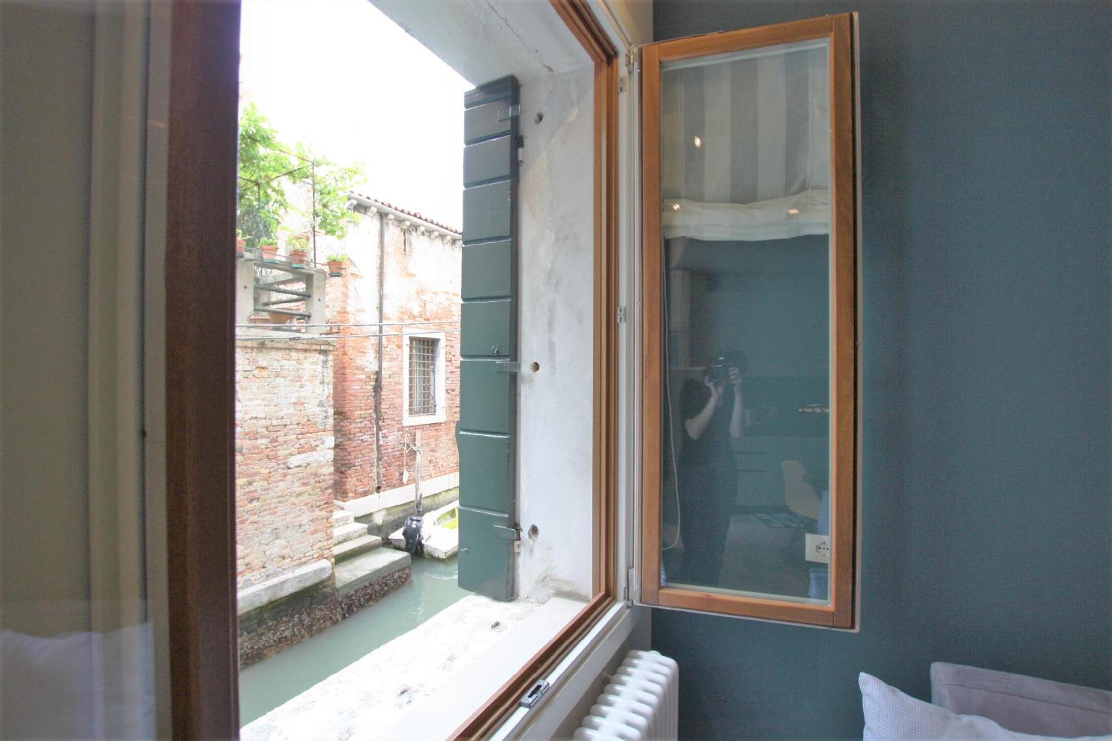 Magno Luxury Apt Canal View