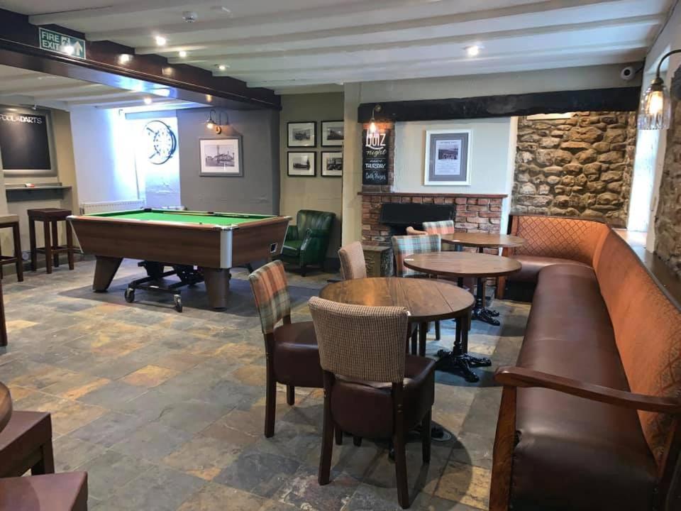The Farmers Arms Inns view 3