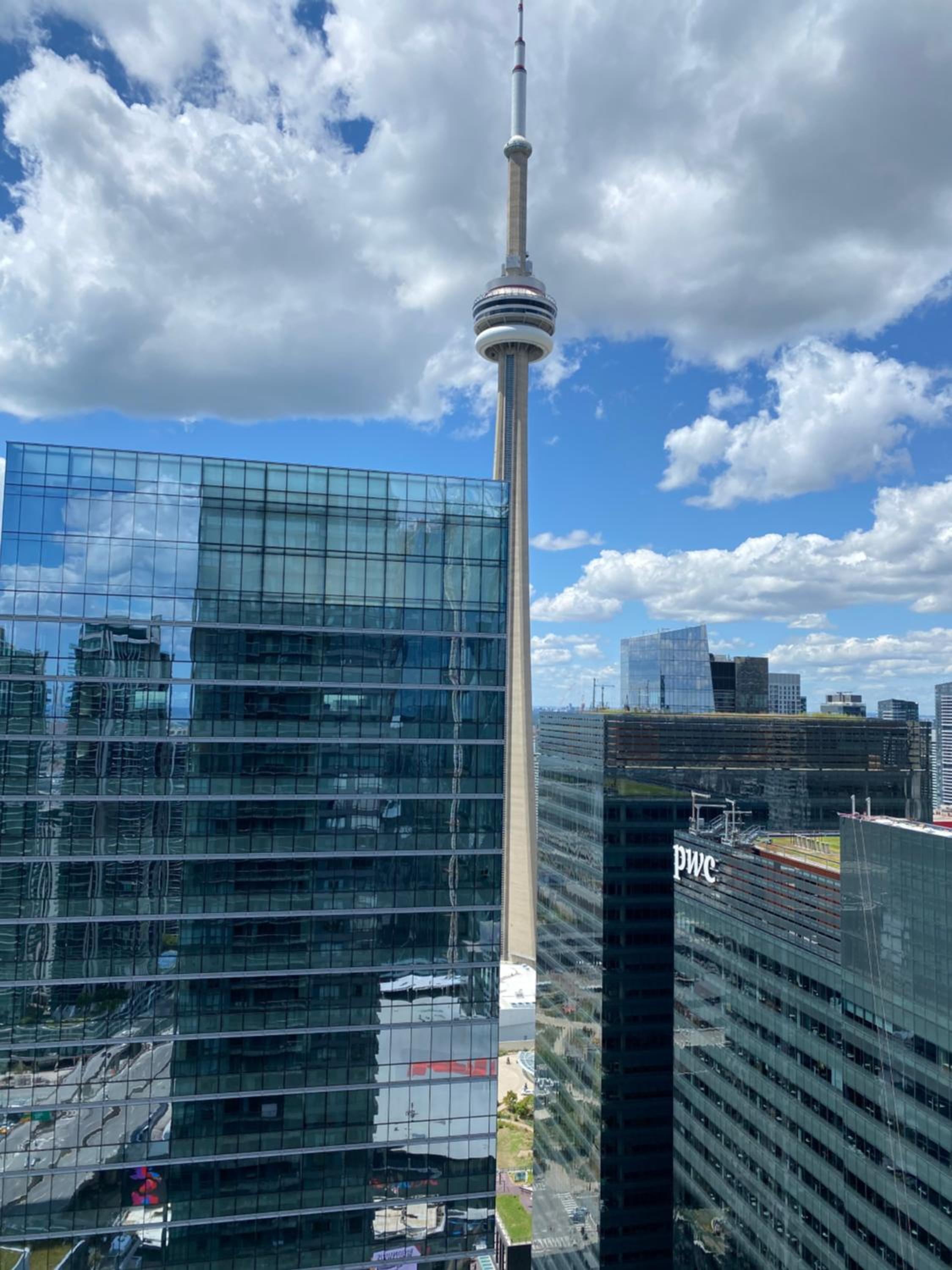 Toronto CN Tower Maple Leaf Square Luxurious 2 Bedroom Condo