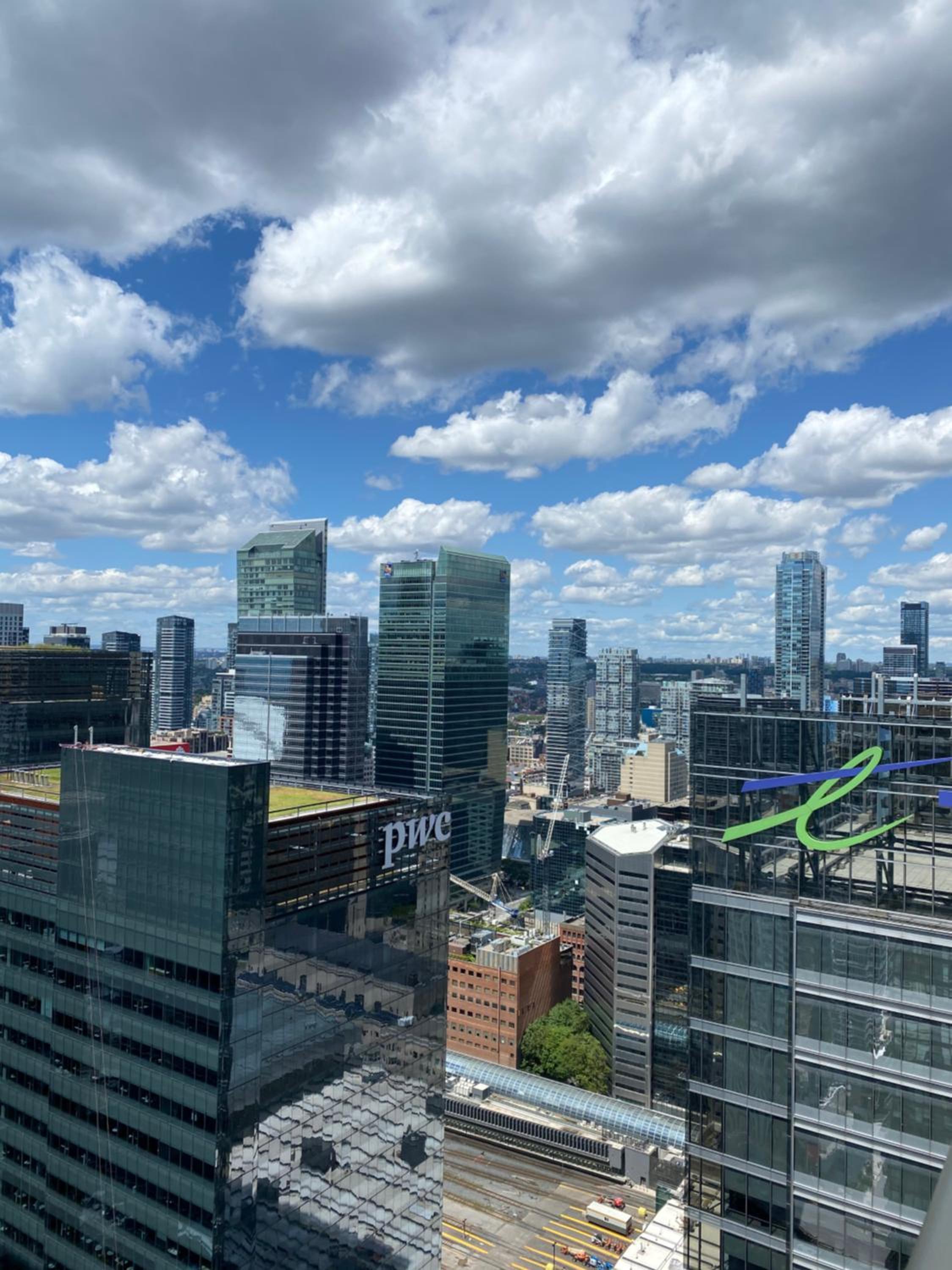 Toronto CN Tower Maple Leaf Square Luxurious 2 Bedroom Condo