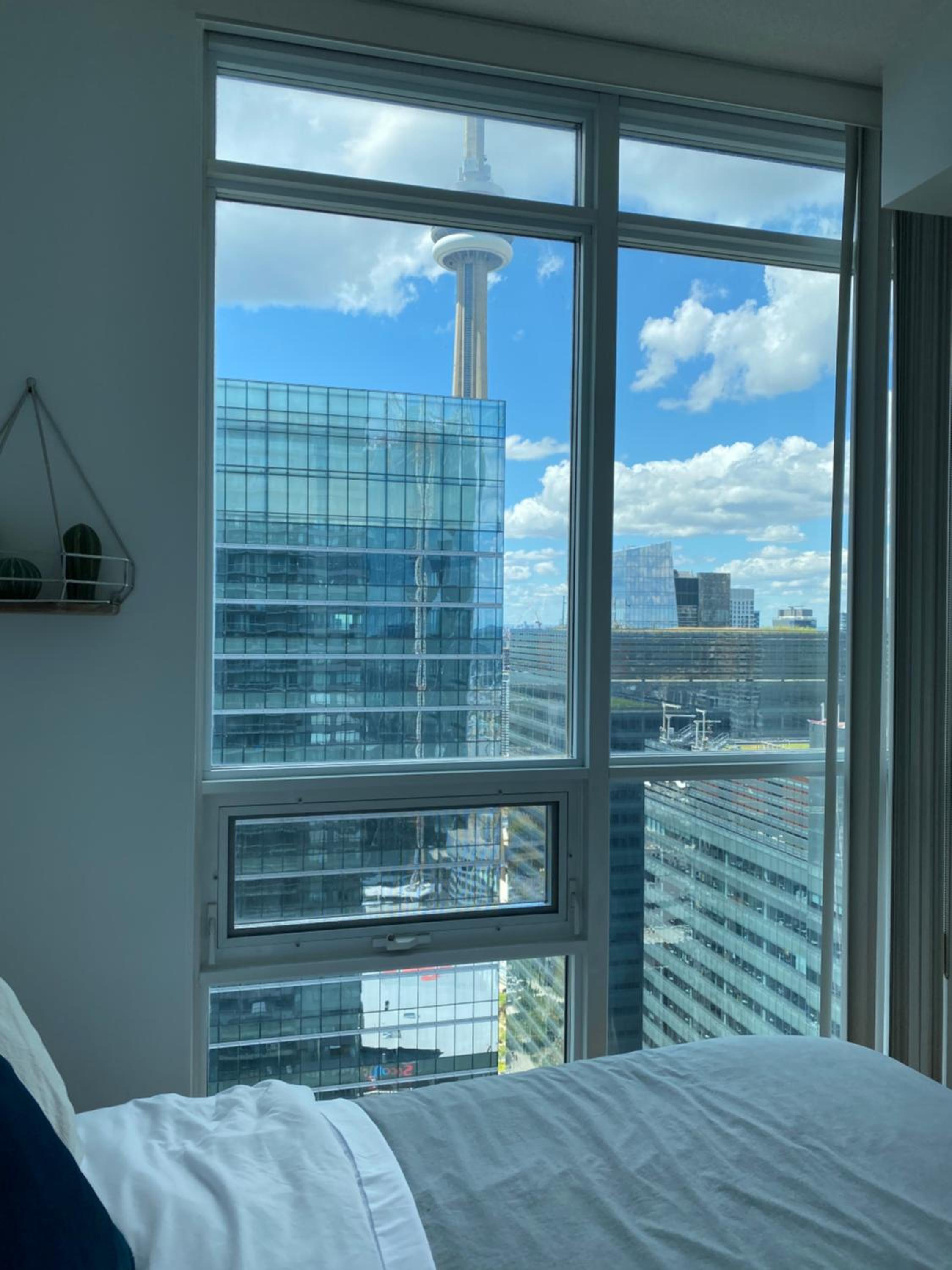 Toronto CN Tower Maple Leaf Square Luxurious 2 Bedroom Condo