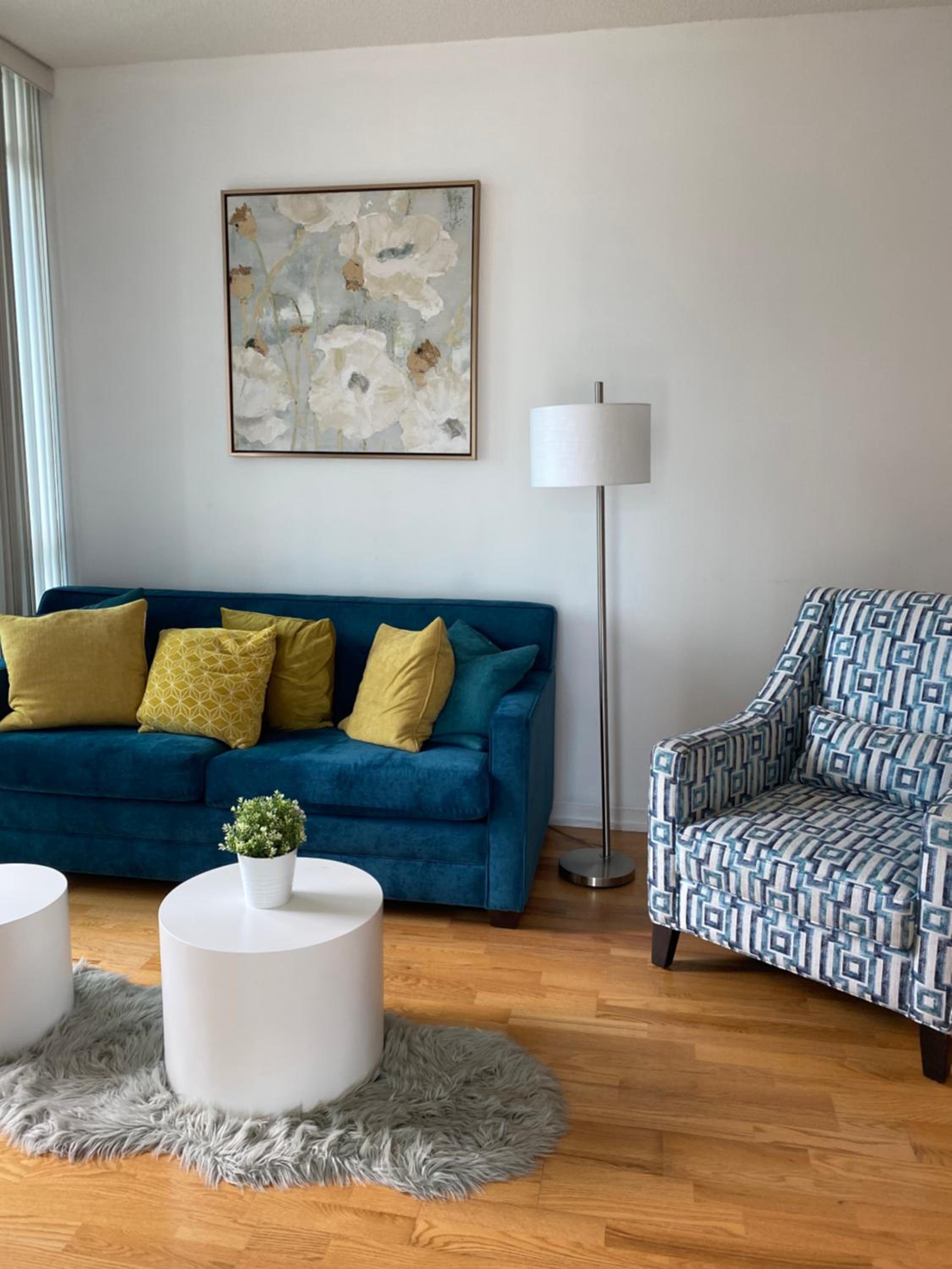 Toronto CN Tower Maple Leaf Square Luxurious 2 Bedroom Condo
