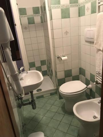 Photo 33