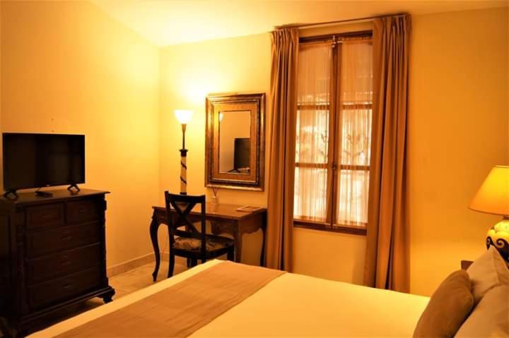 Los Altos Apartments & Studios view 5