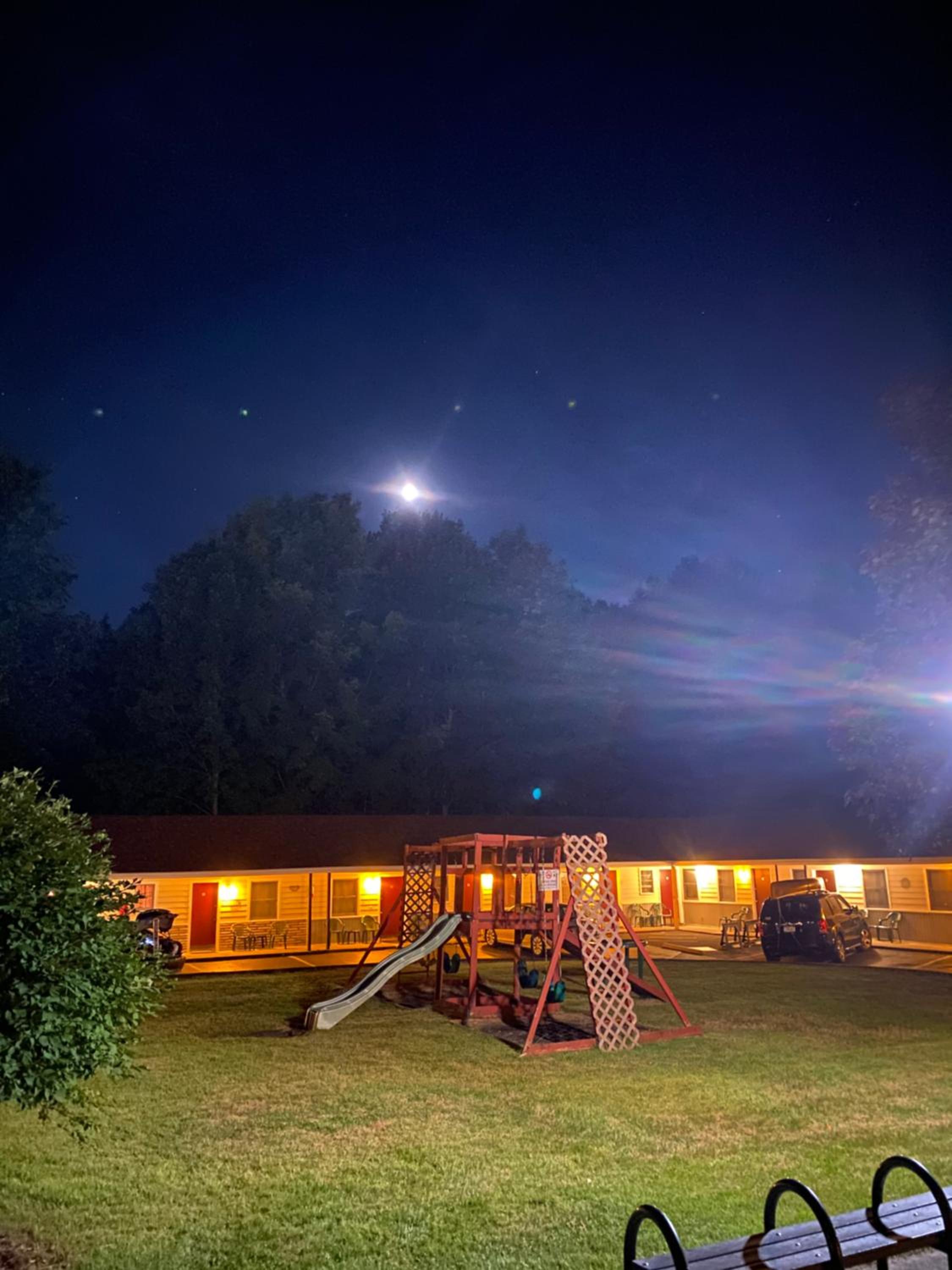 Fran Cove Motel