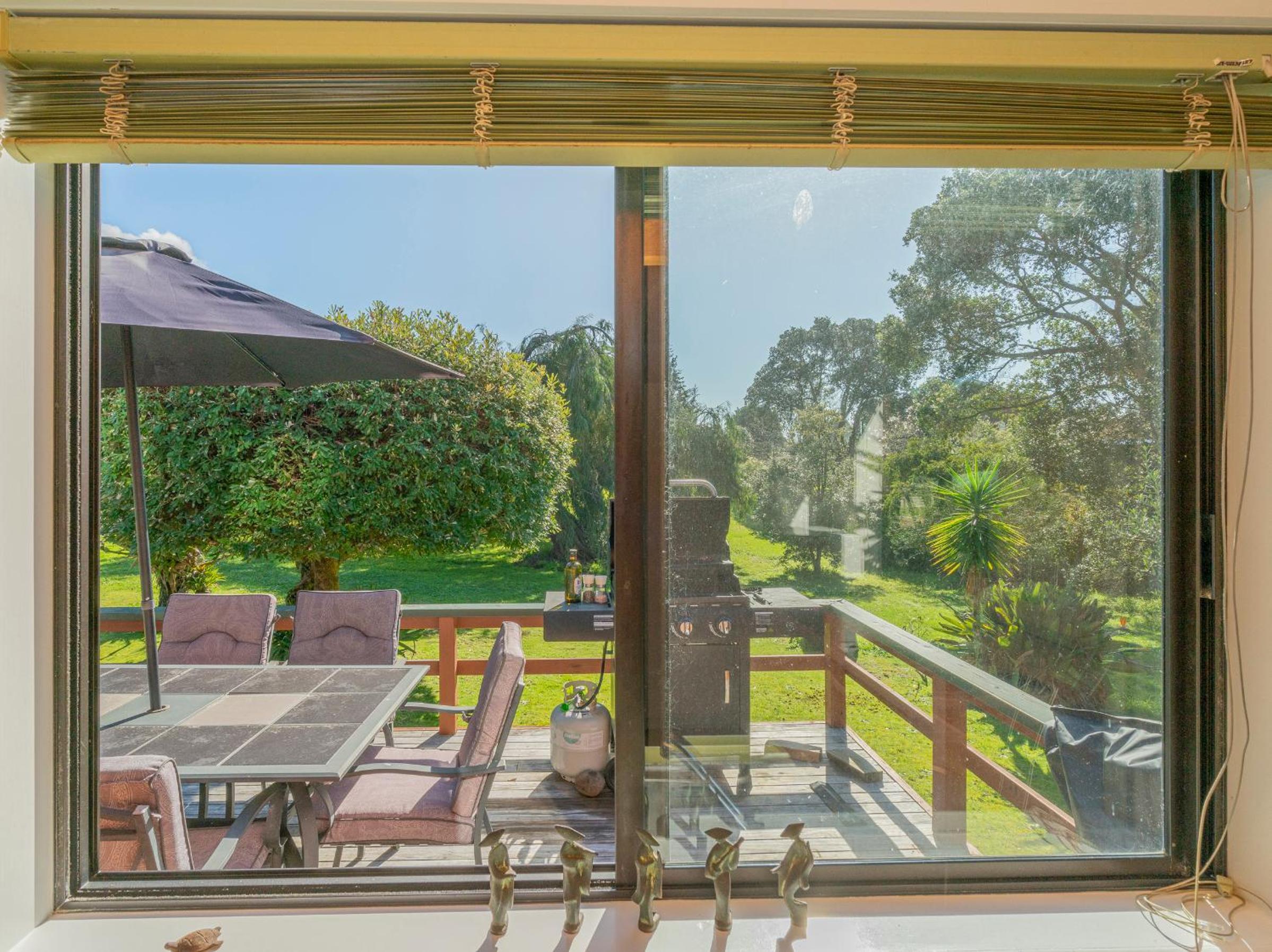 Sea Breeze Sanctuary - Pauanui Holiday Home