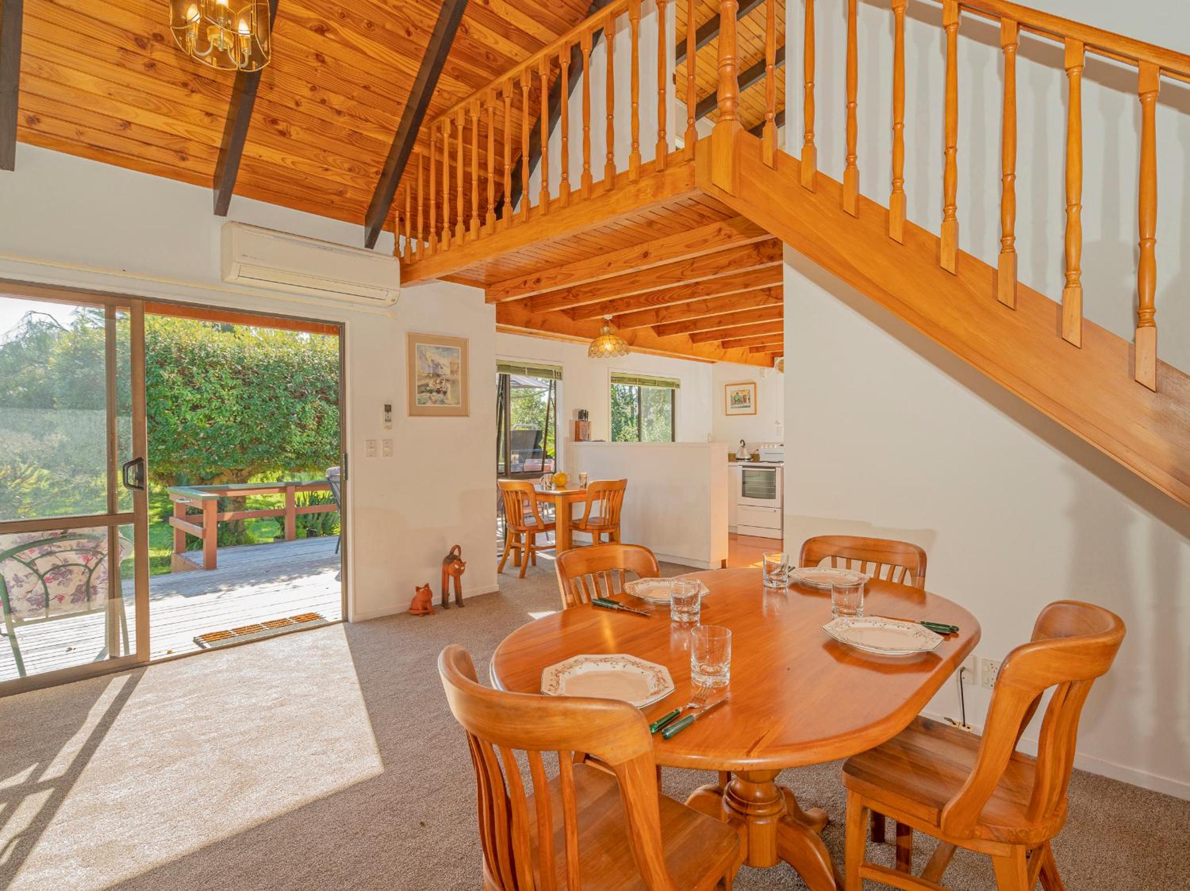 Sea Breeze Sanctuary - Pauanui Holiday Home
