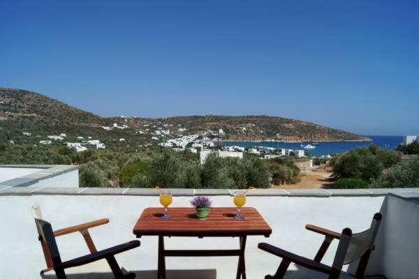 Theasis Sifnos Apartments