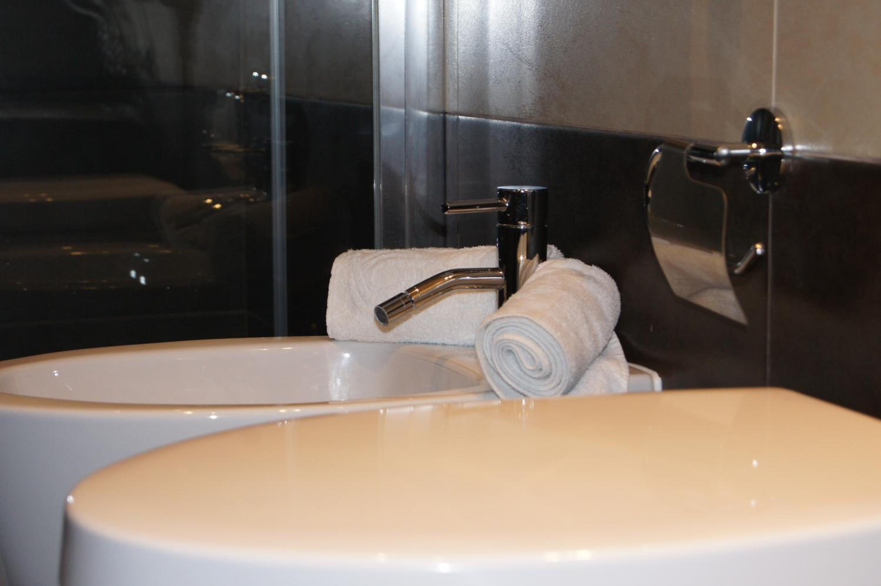 Mia Suites