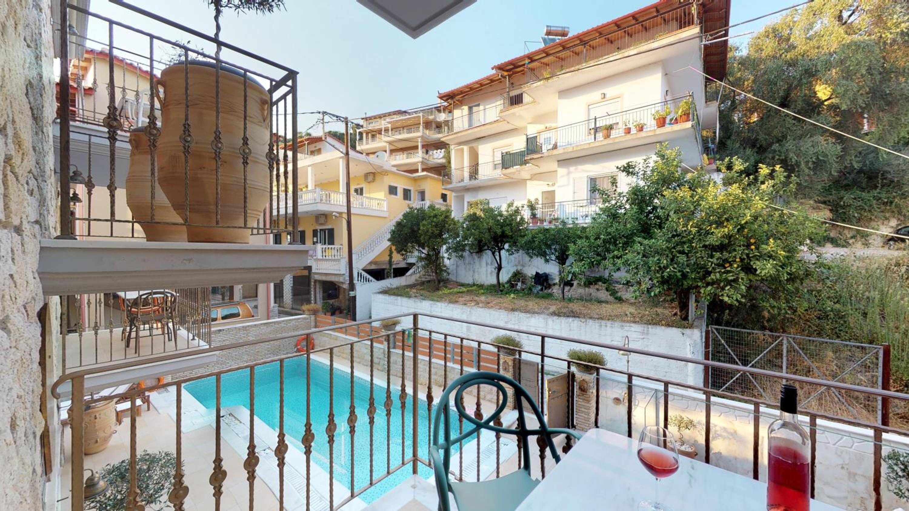 Leda Suites