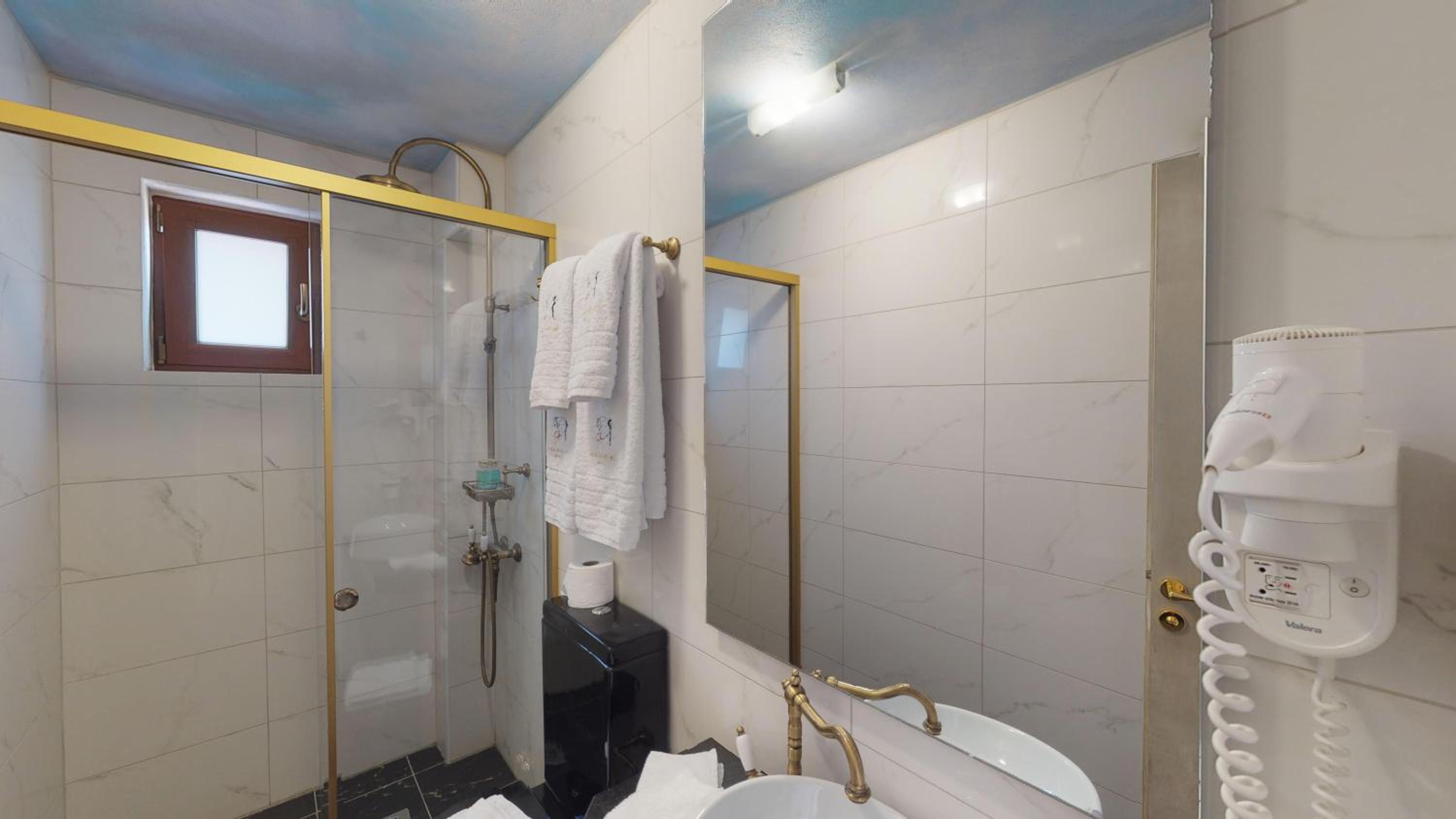 Leda Suites