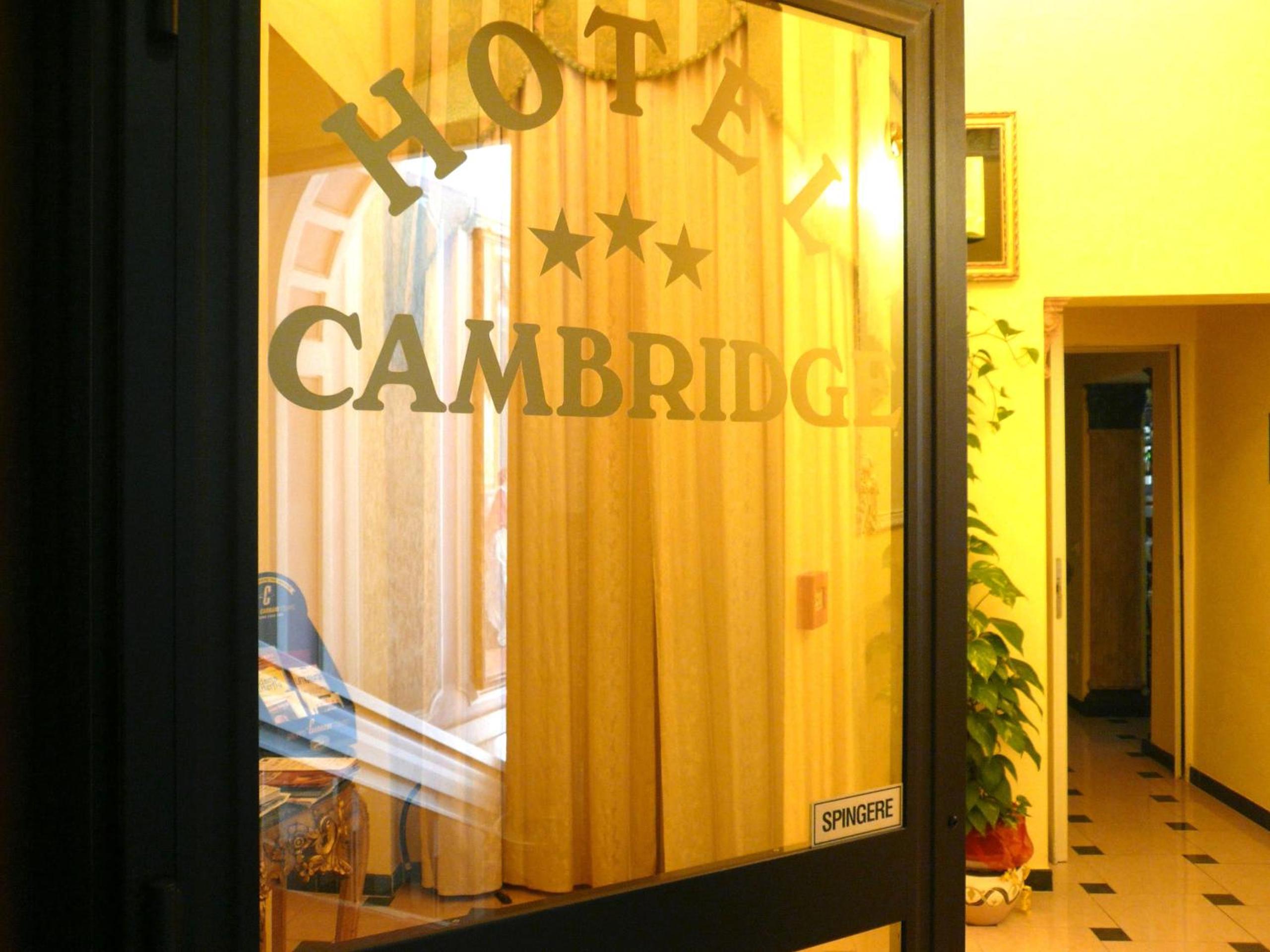 Cambridge Hotel-0
