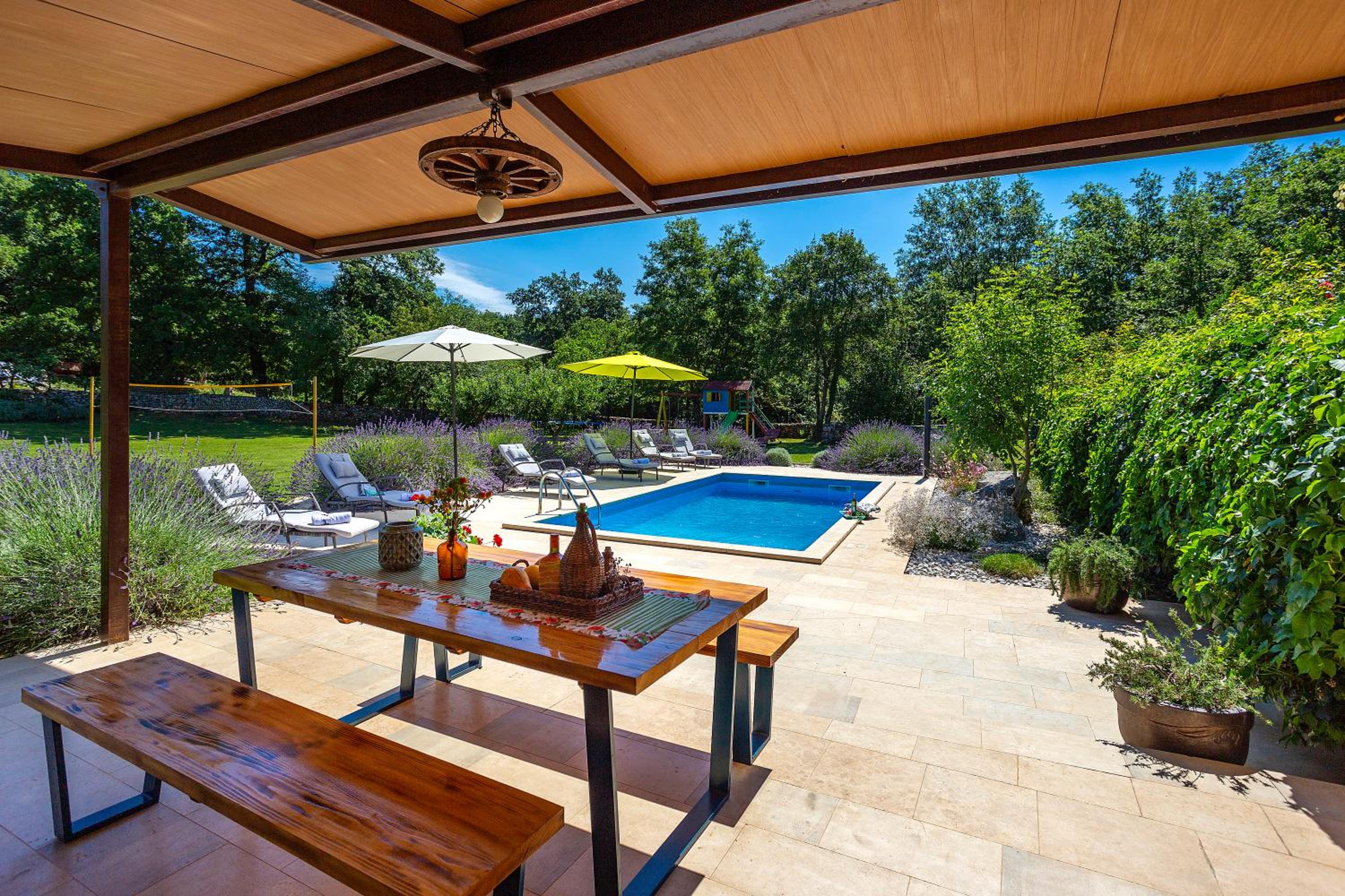 Family Villa Krizanci Istria view 2