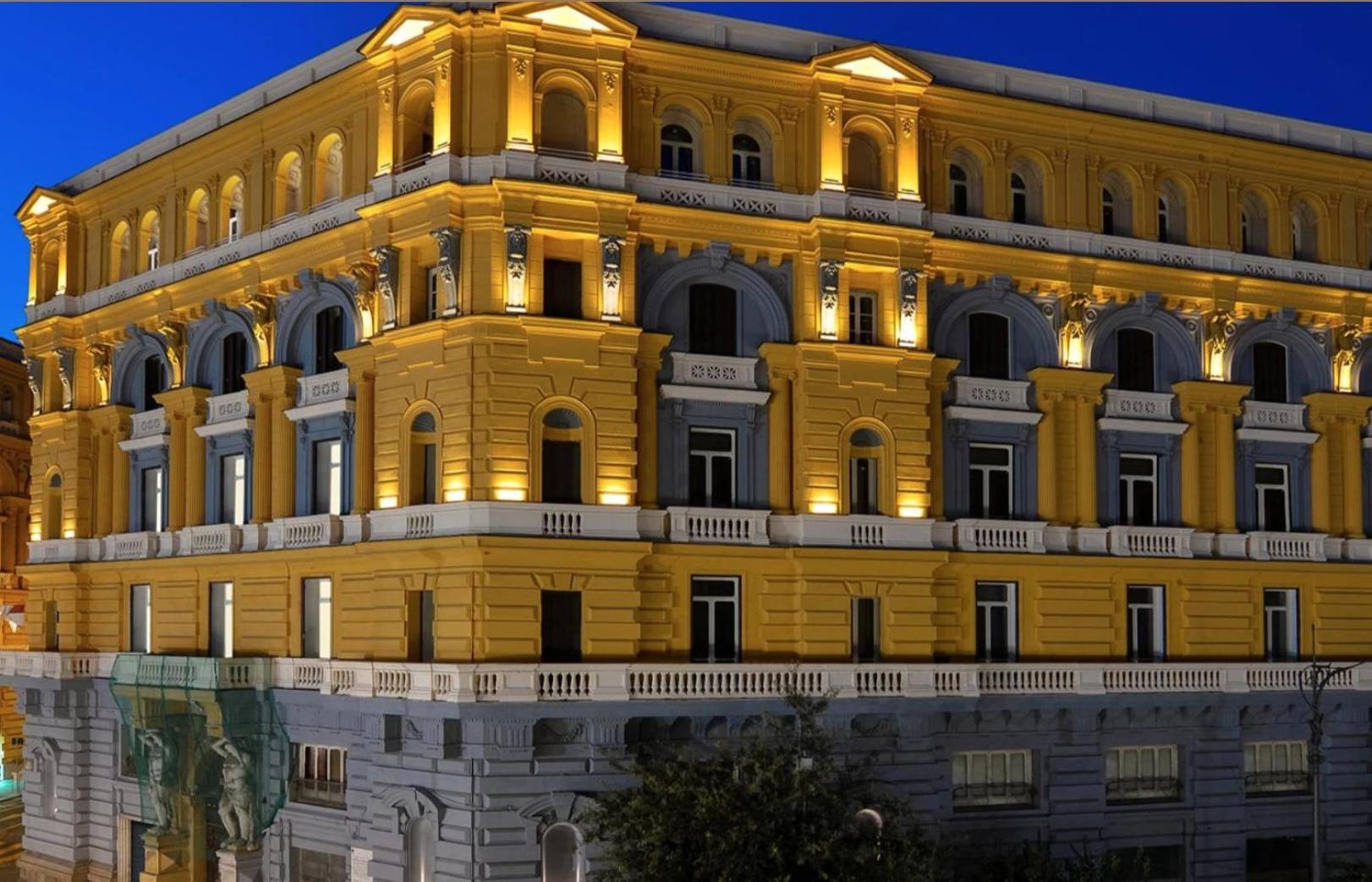 fafgrandsuitenapoli