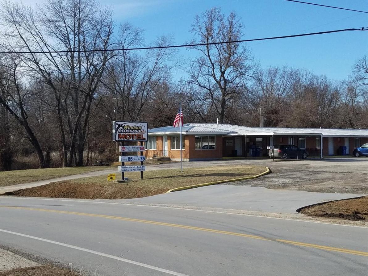Windsor Crossroads Motel