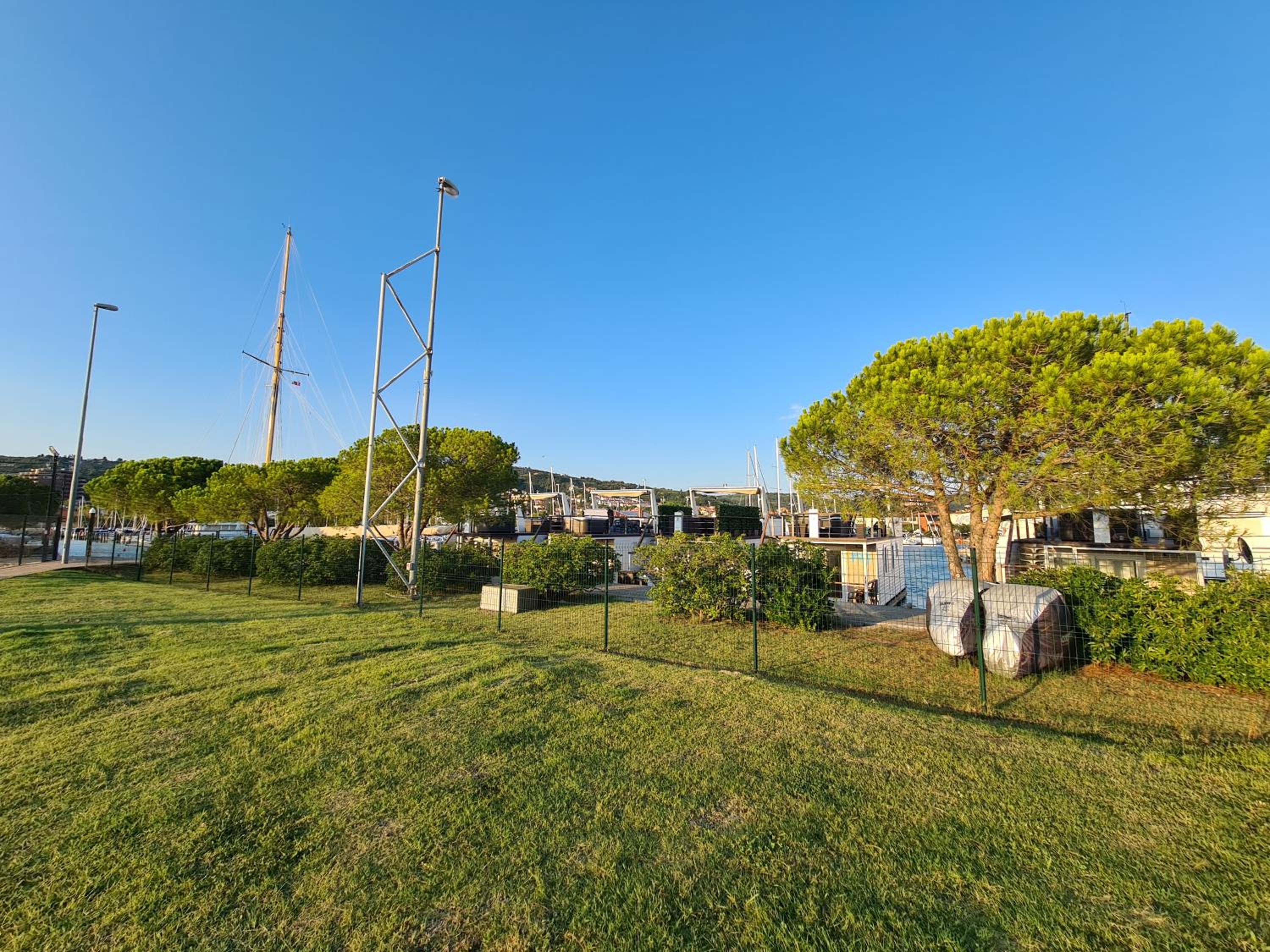 Marina Seahouse Brina