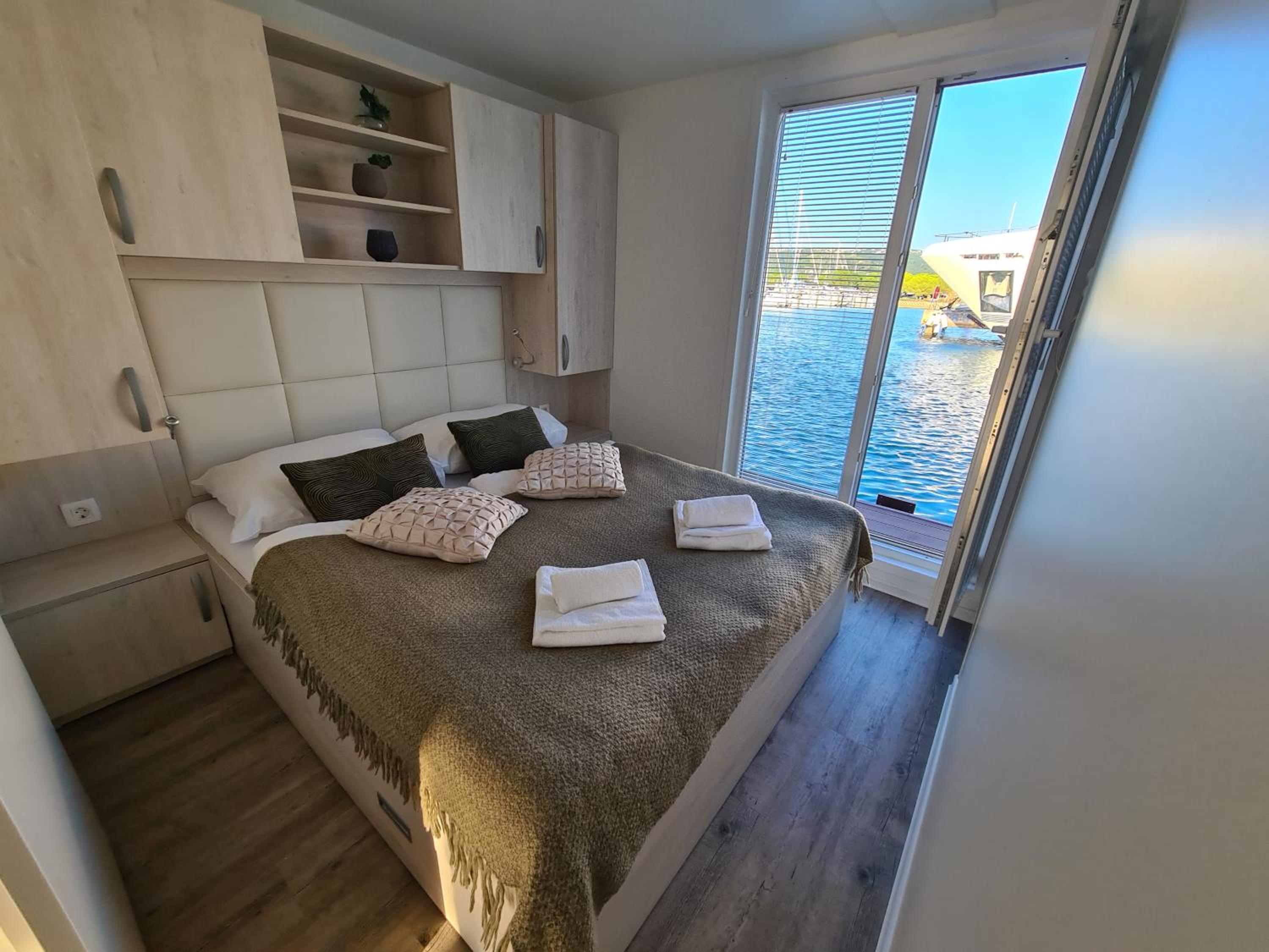 Marina Seahouse Brina