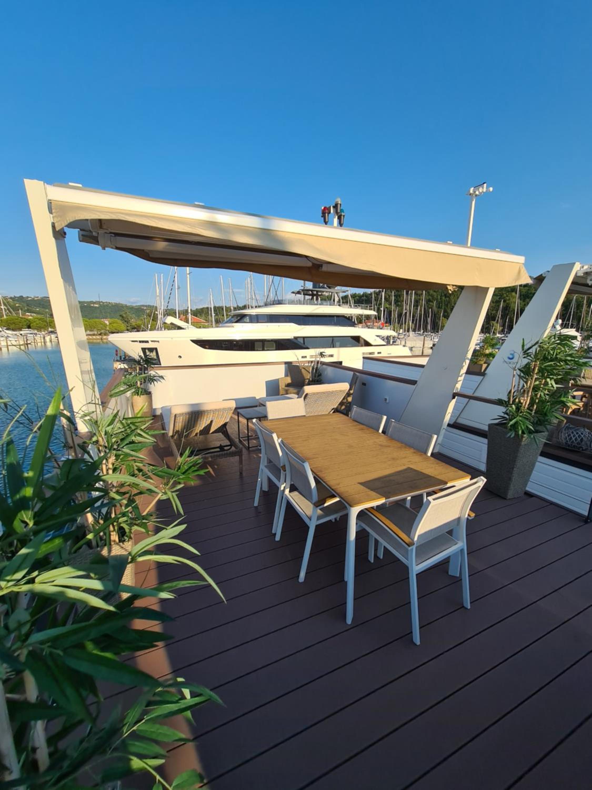 Marina Seahouse Brina