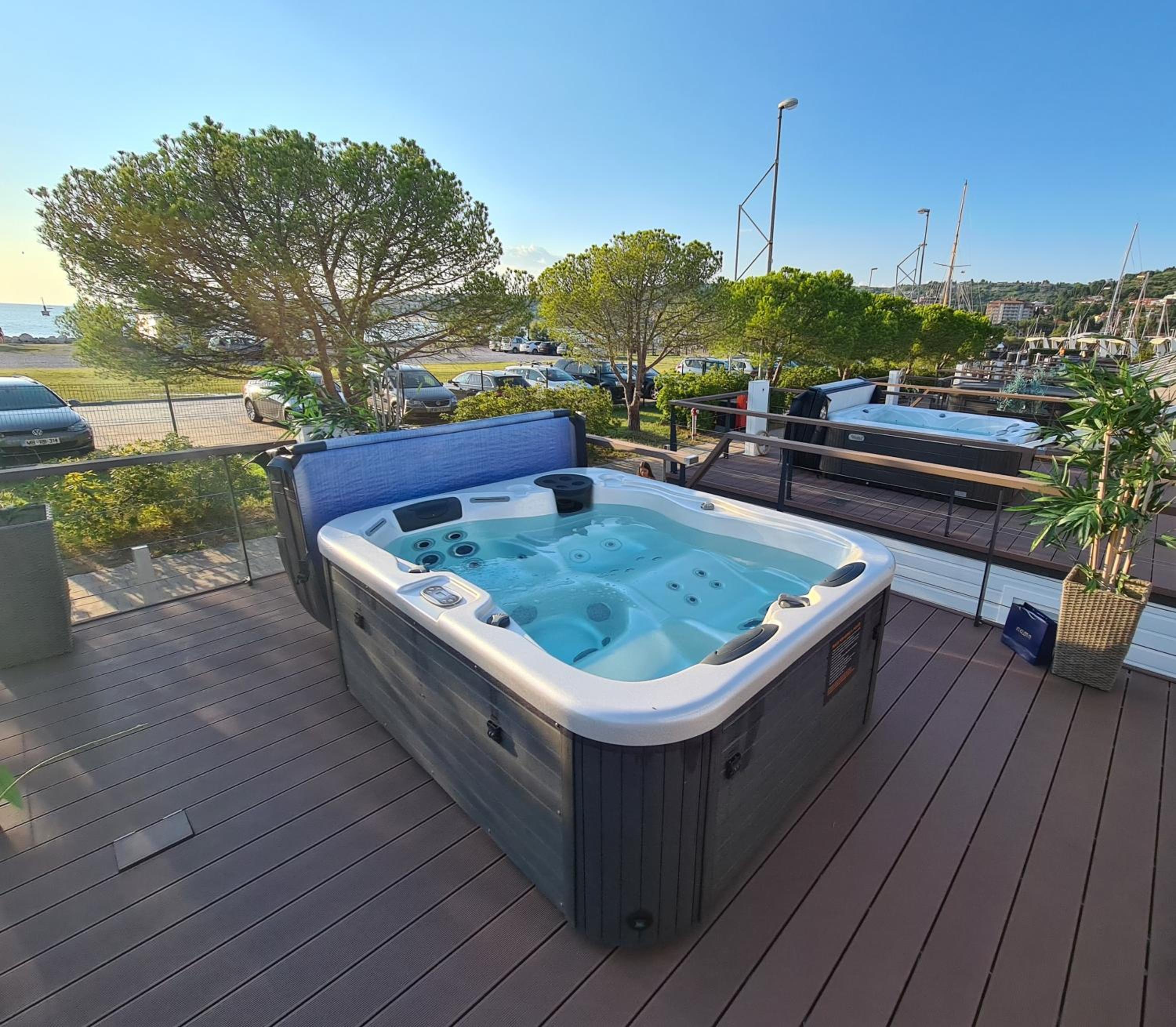 Marina Seahouse Brina