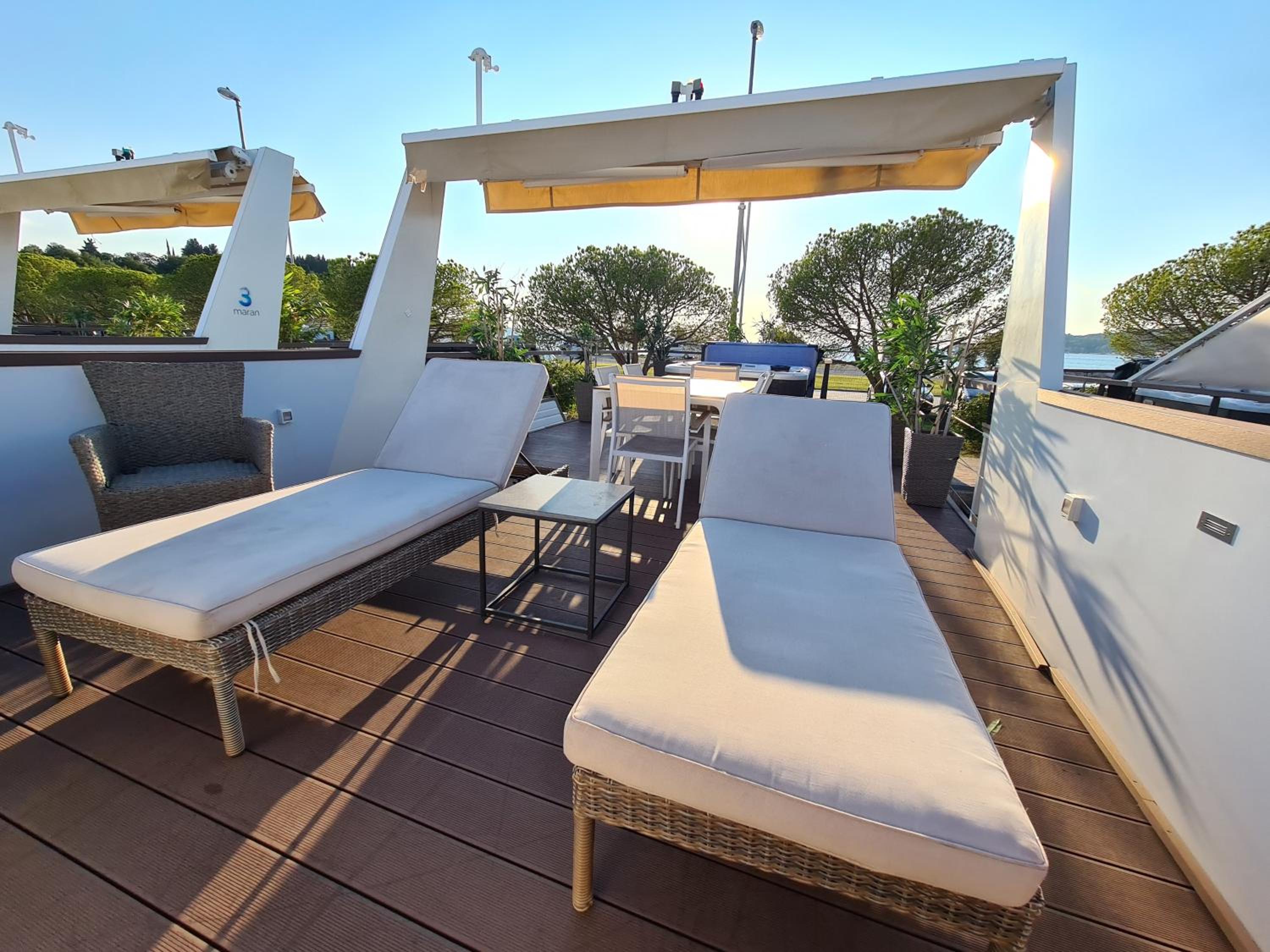 Marina Seahouse Brina