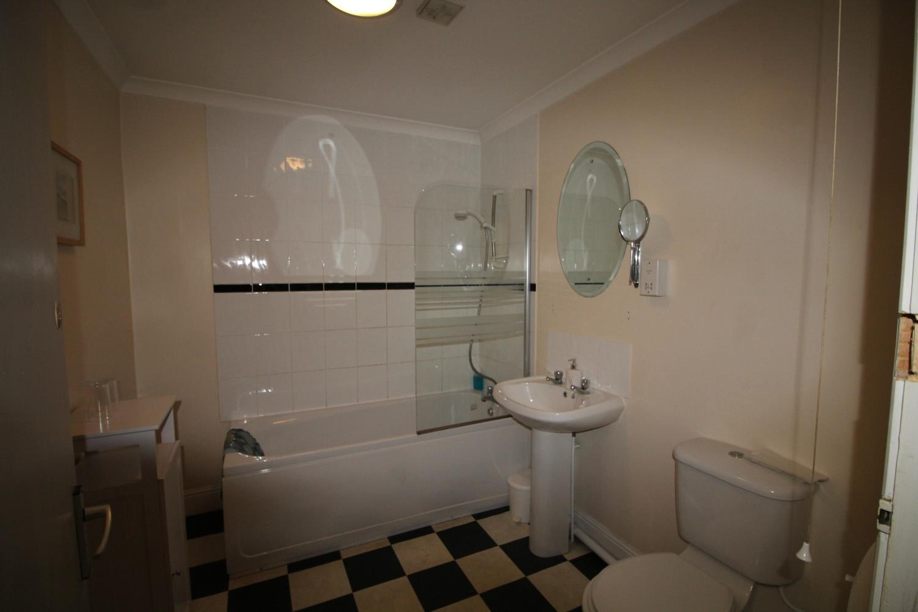 Stroud Vacations - The Clothiers Arms - Property Image 21