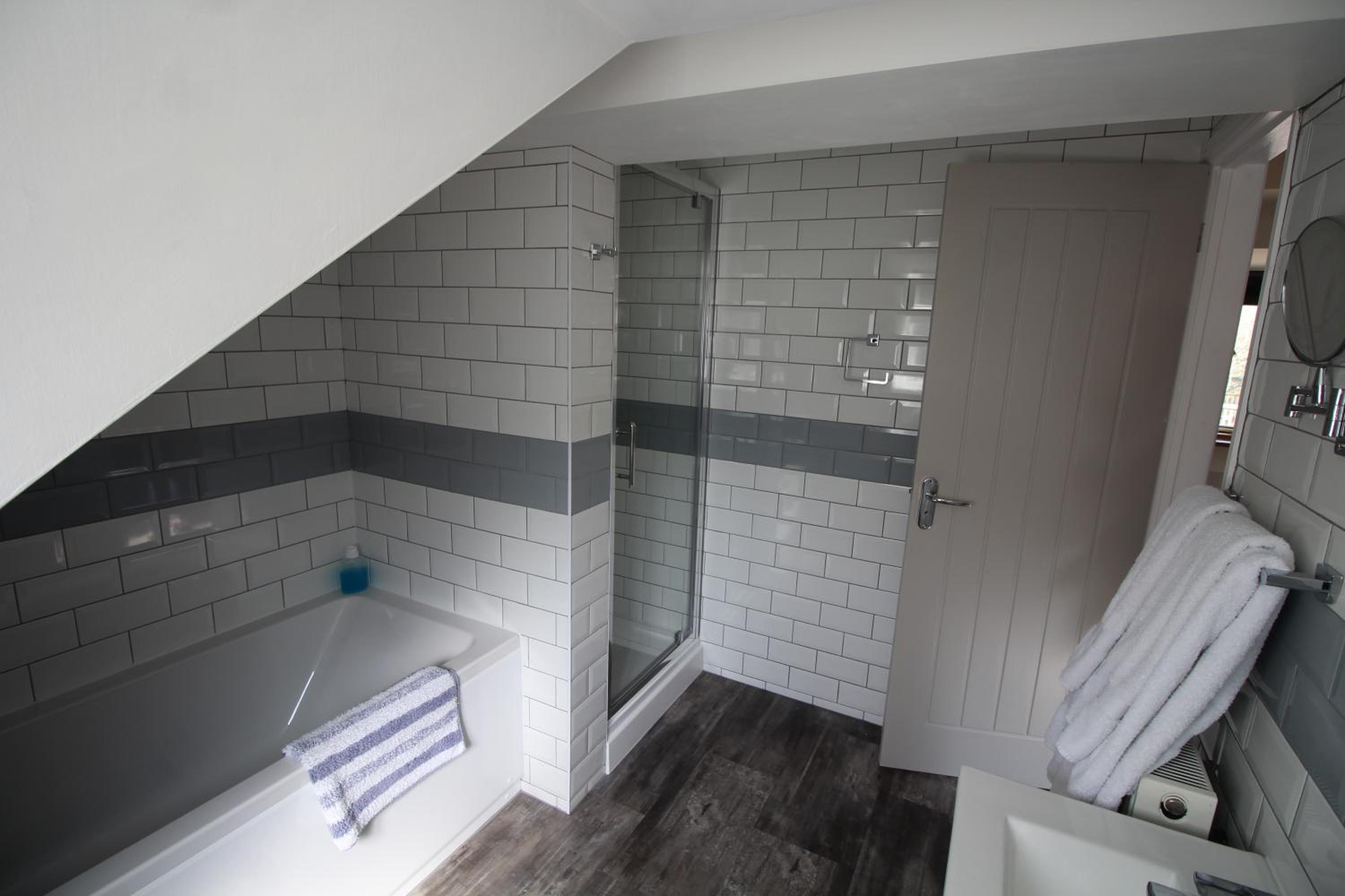 Stroud Vacations - The Clothiers Arms - Property Image 22