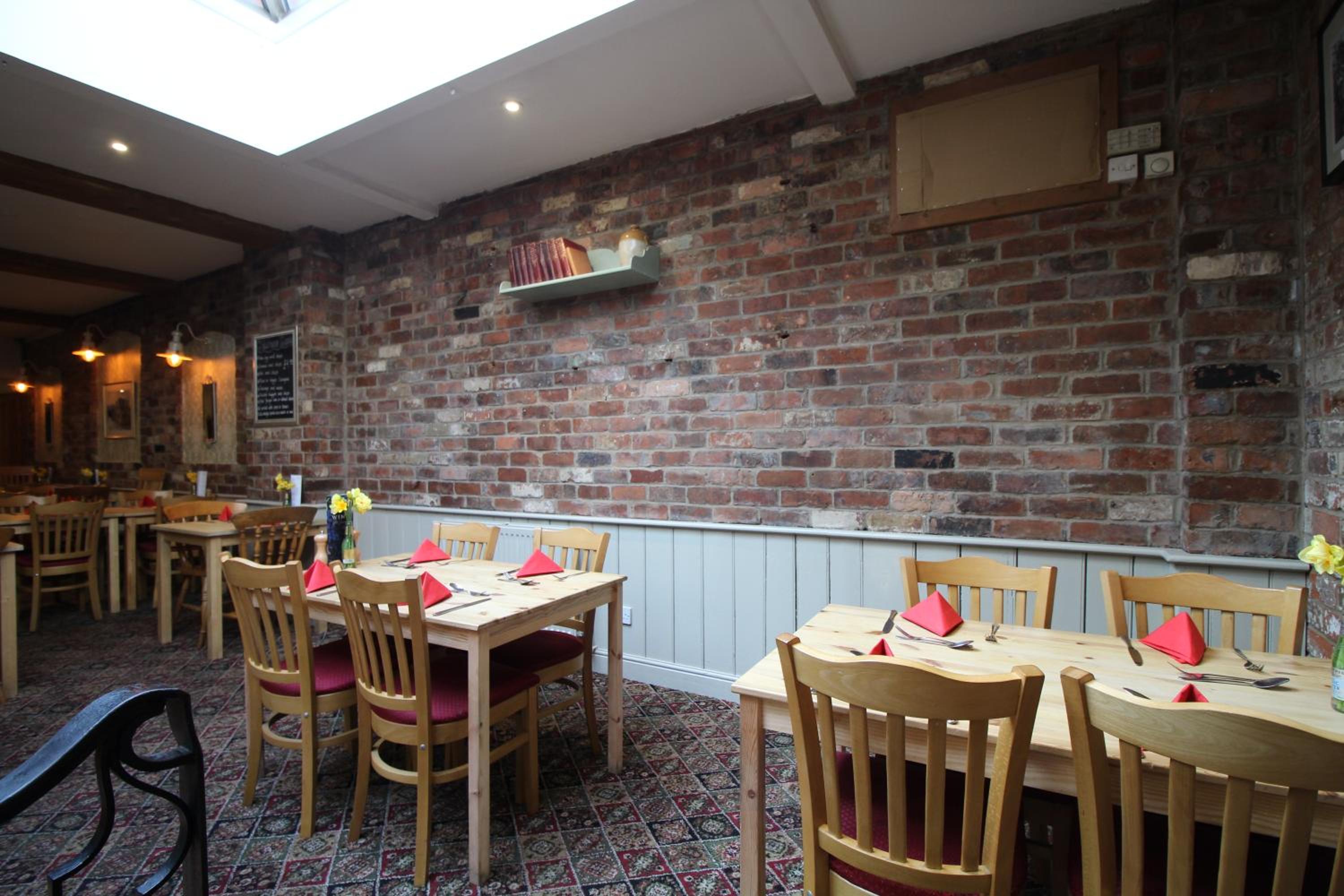 Stroud Vacations - The Clothiers Arms - Property Image 7