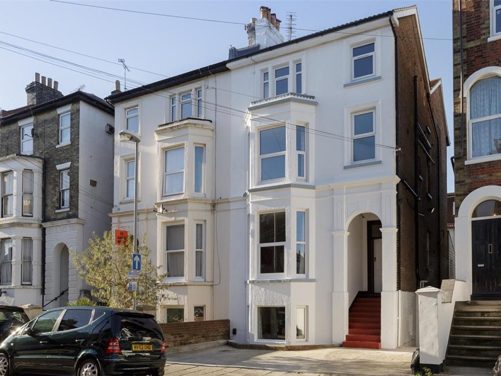 Hotel Blue Star House - Image 1