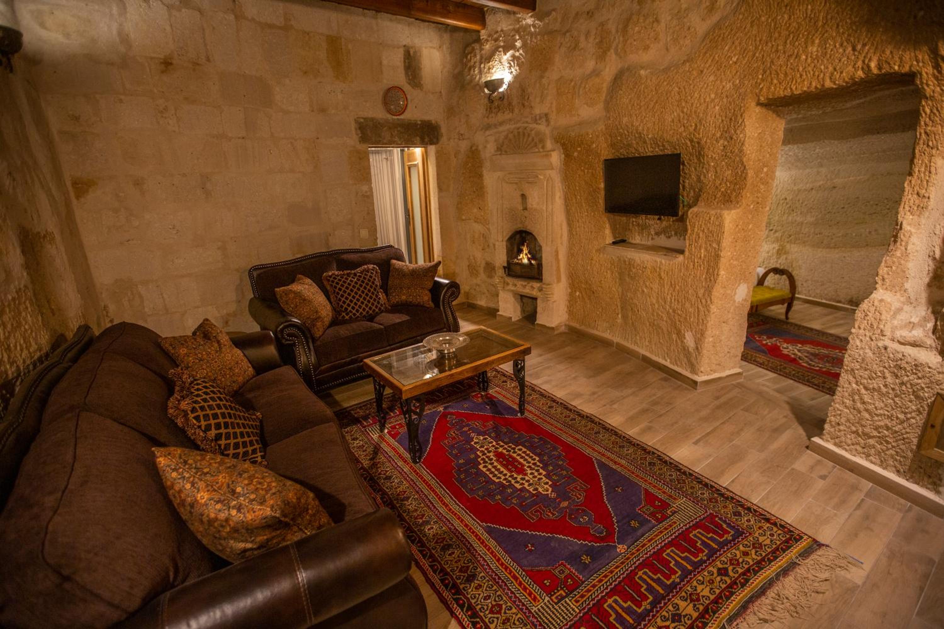 Divan Cave House - Image 33