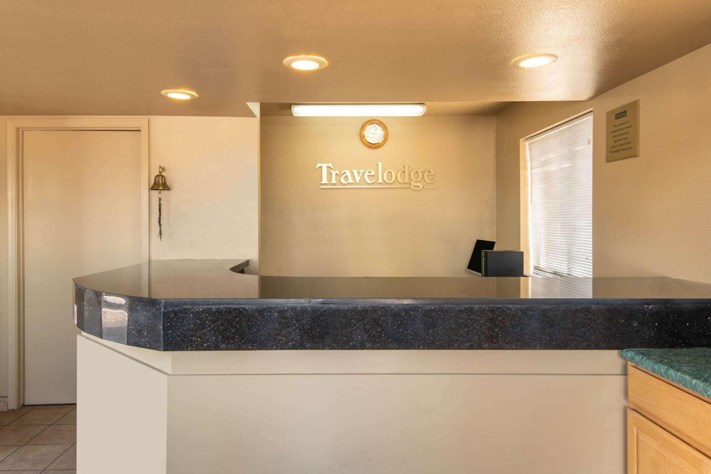 Travelodge by Wyndham Kingman view 3