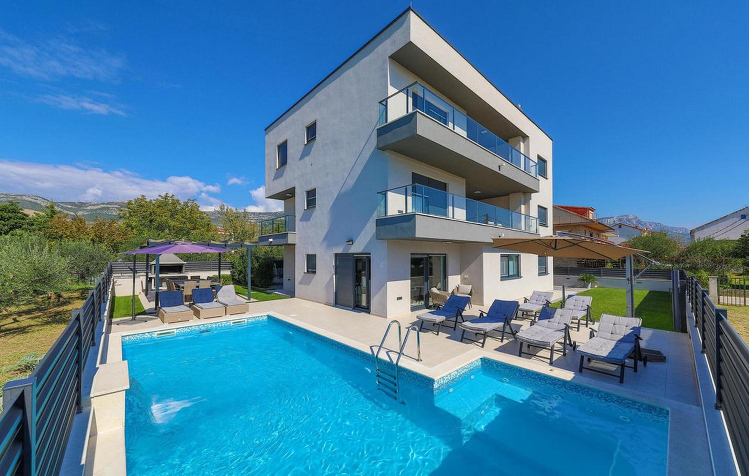 Luxury Dream House view 3