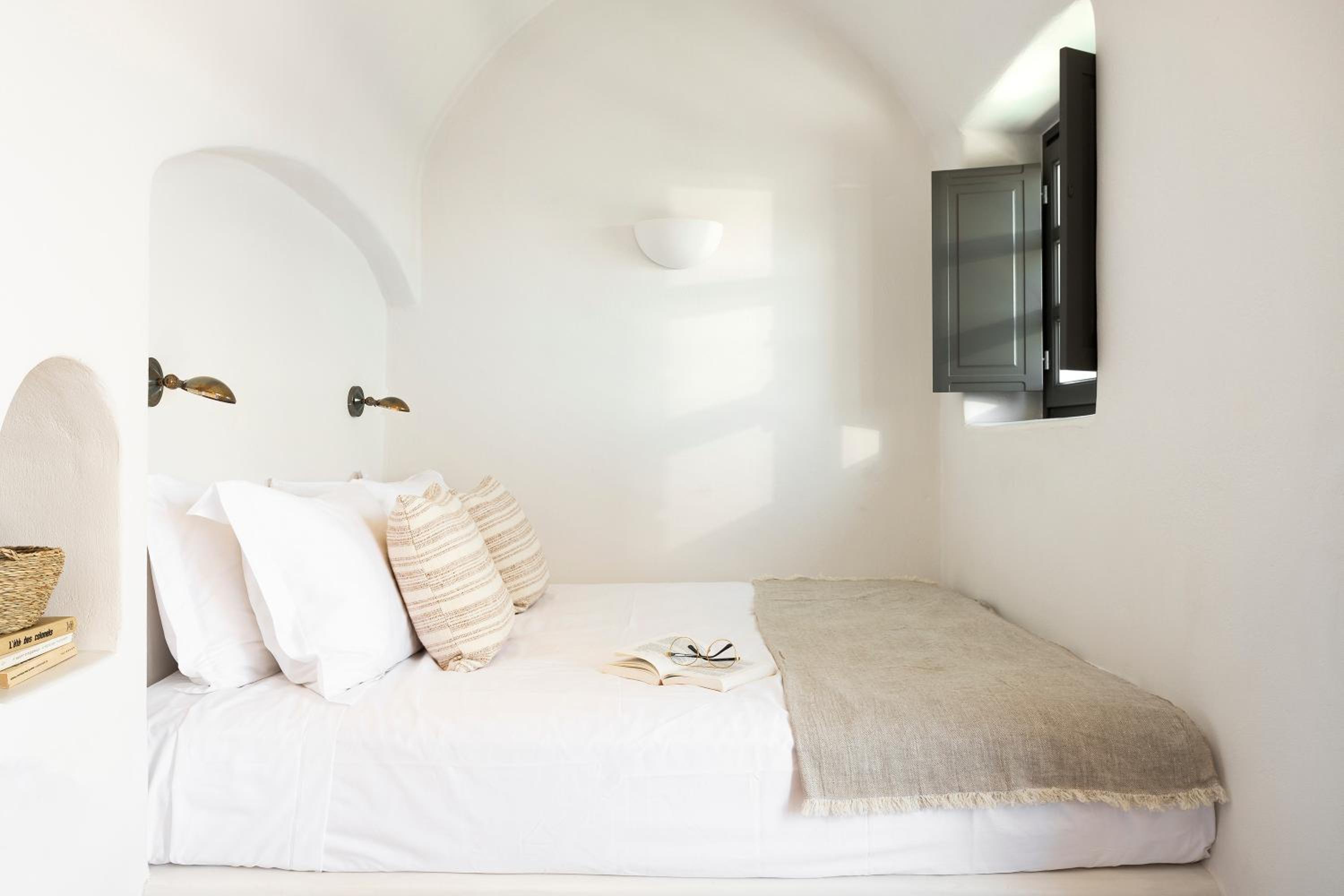 Oia Vacations - Armenaki - Property Image 8