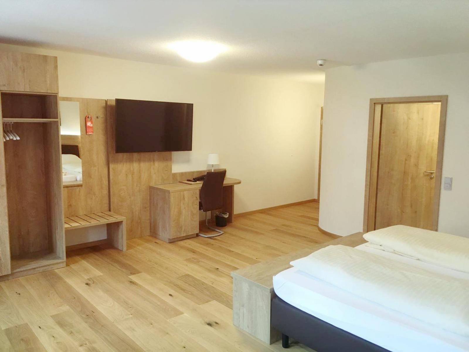 Hotel Gasthof Zum Lowen - Property Image 2