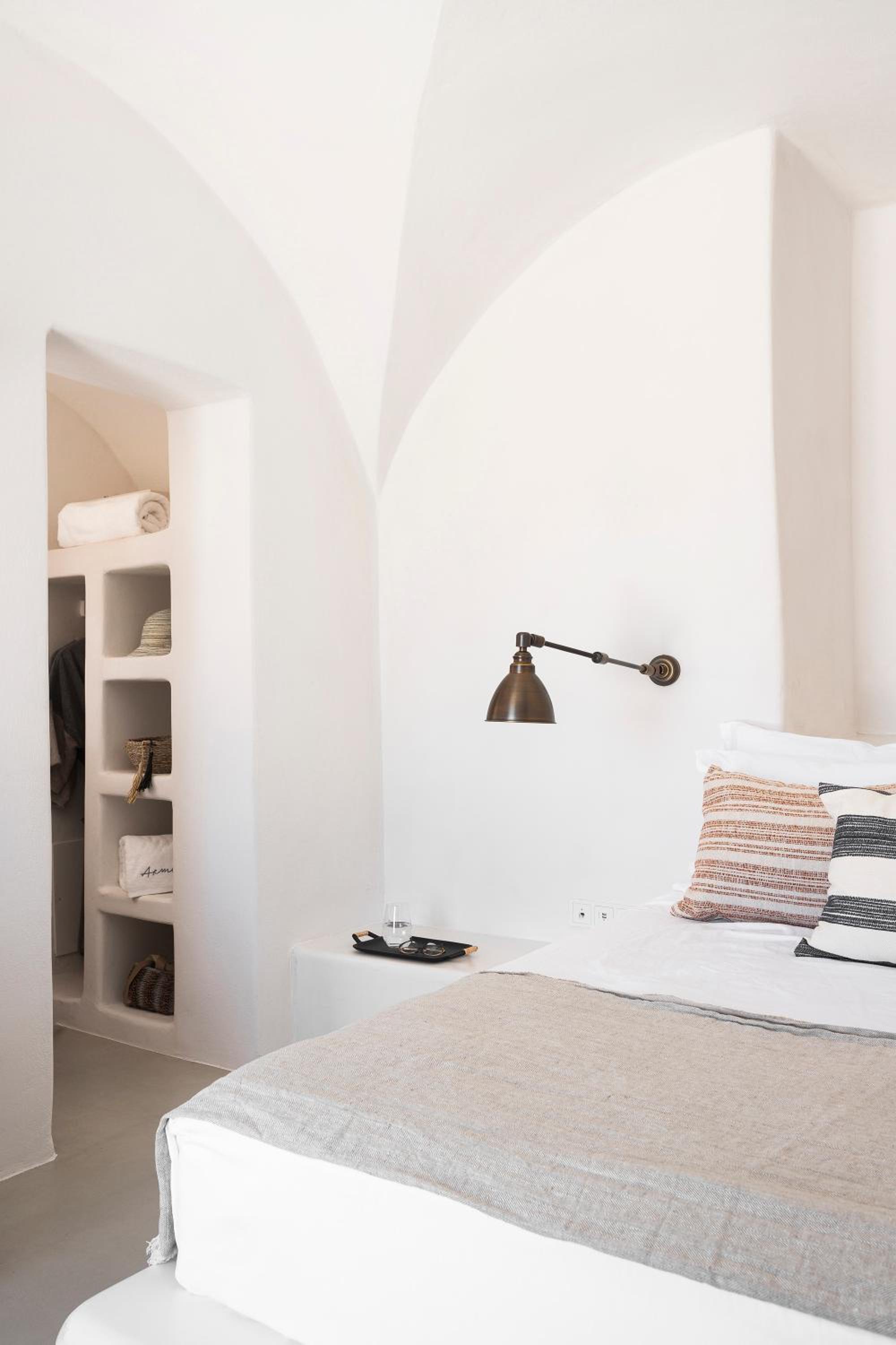 Oia Vacations - Armenaki - Property Image 9