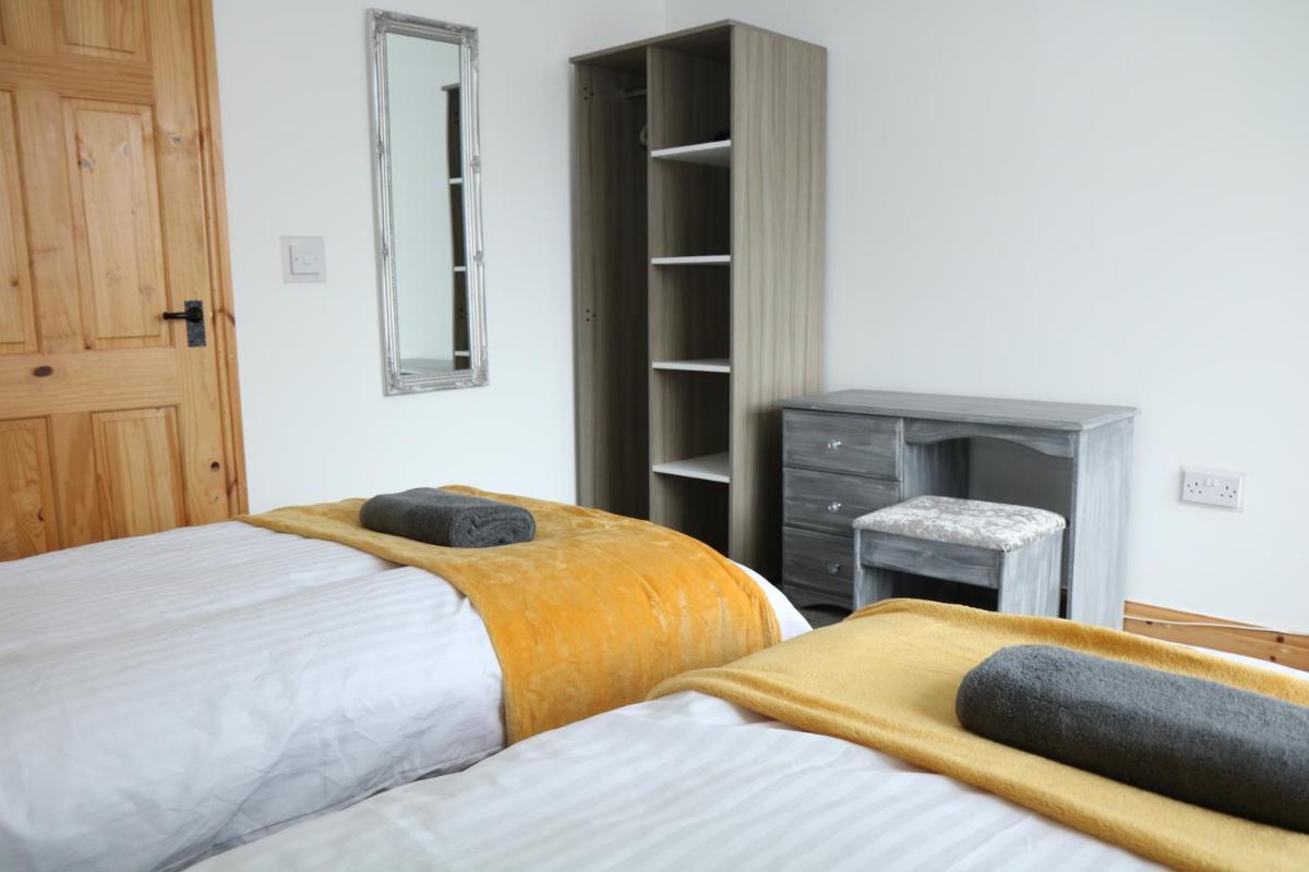 Ideal Lodgings in Bury - Whitefield view 4